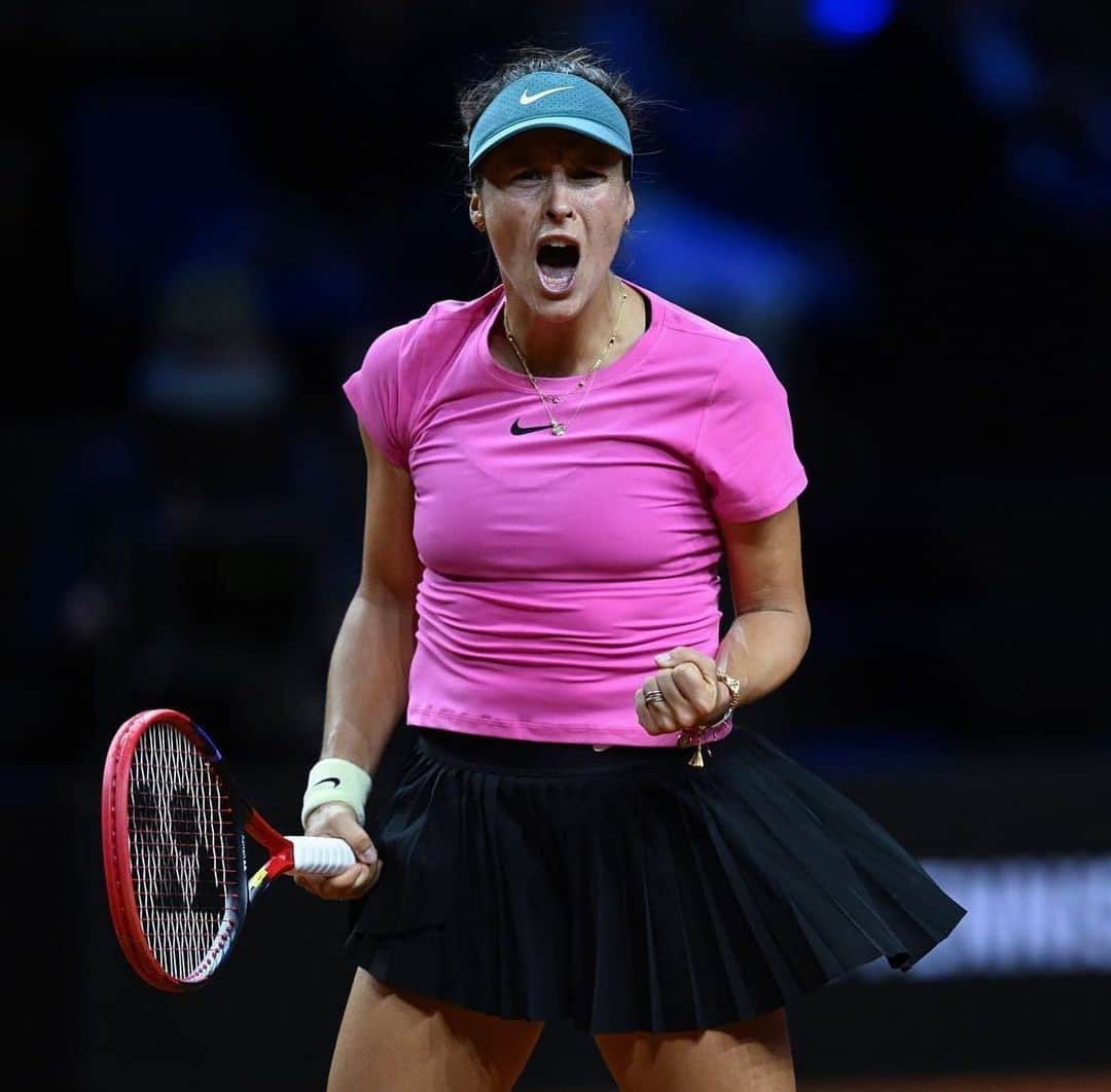 タチアナ・マリアのインスタグラム：「Fighting mood with the win 💪 🤗 @porschetennis @charlottemaria2013」