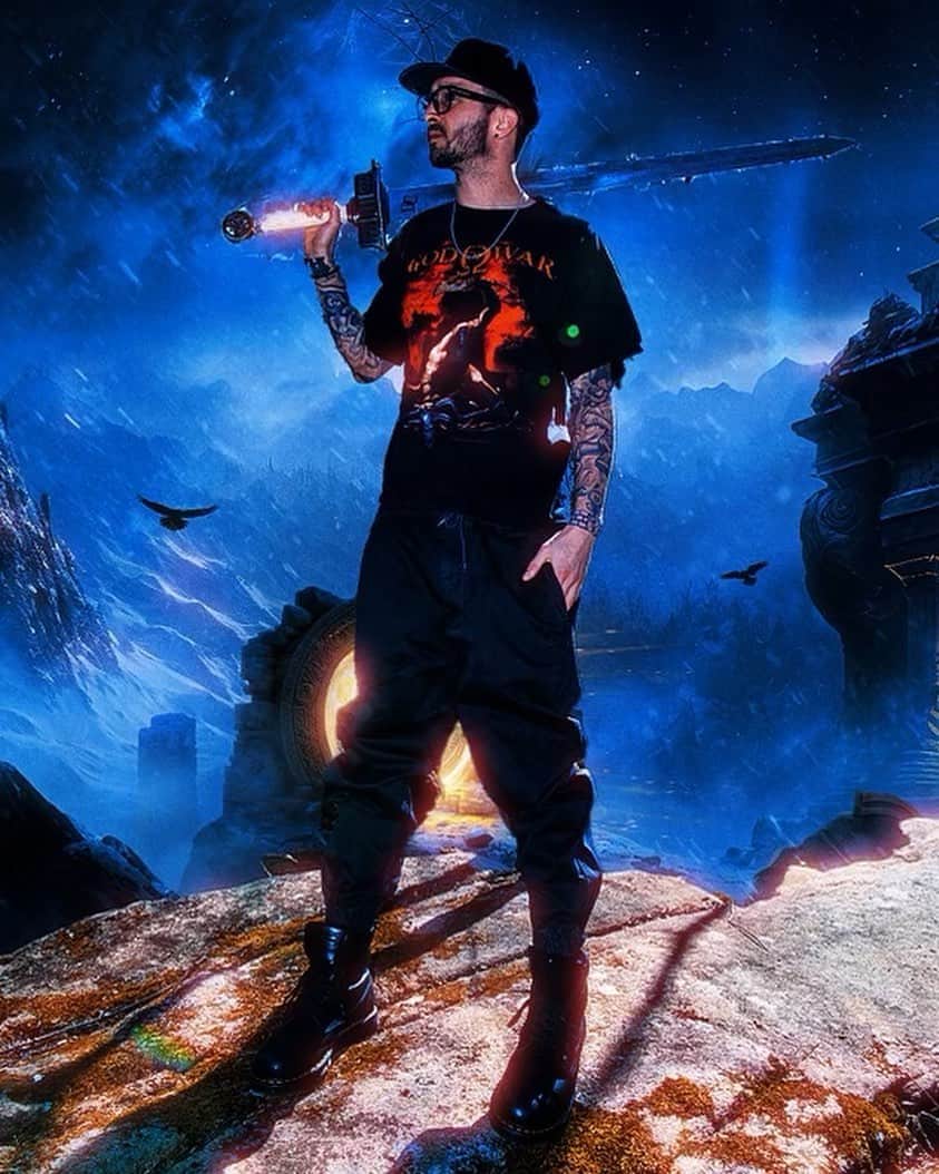 のインスタグラム：「Check out how many dates we already SOLD OUT.. #Kratos is coming 😈🙏🏻🕸  #GodOfTour ⚔️⚔️⚔️  TIX : ChrisWebby.com/tour 🎟️🎟️🎟️」