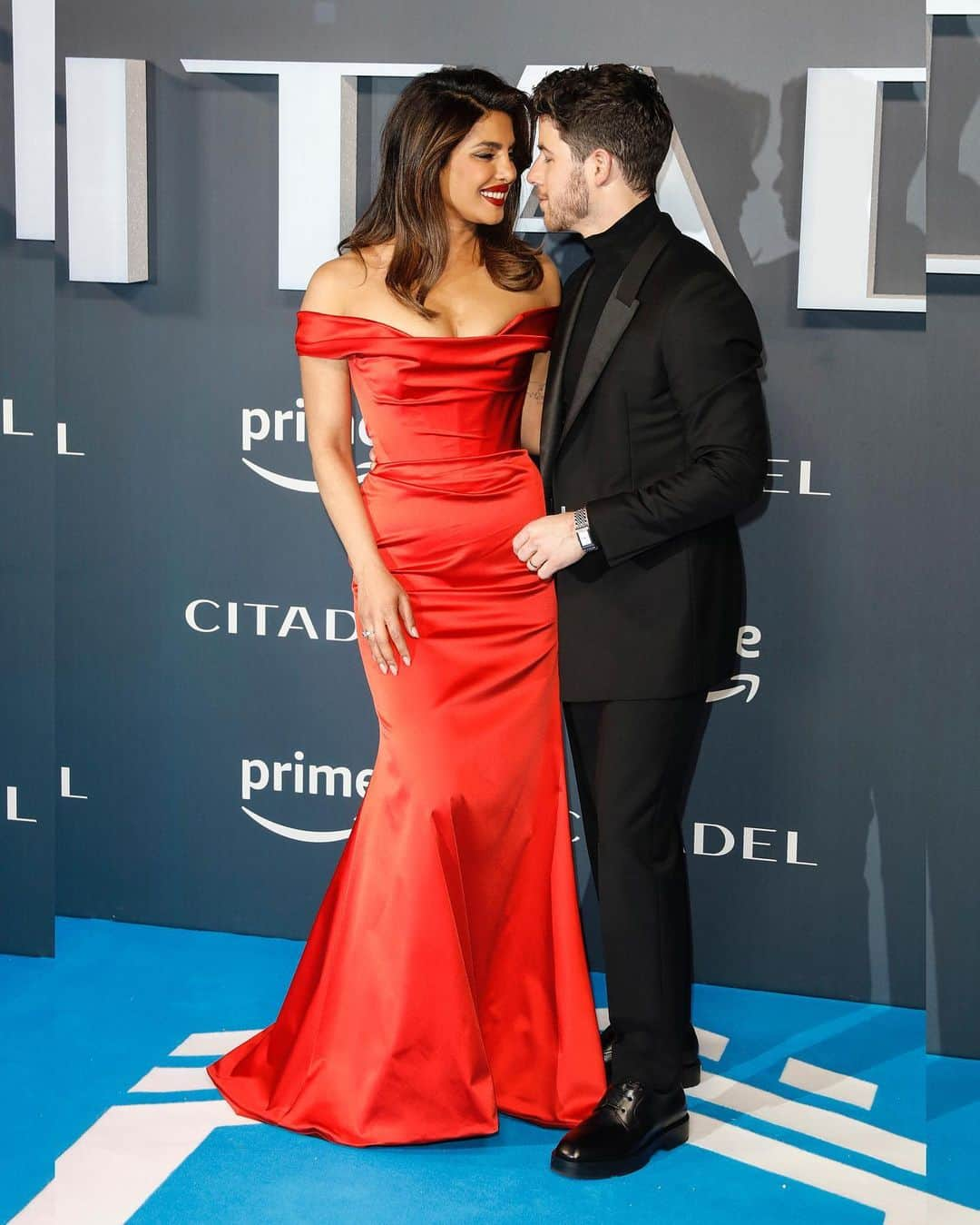 Just Jaredさんのインスタグラム写真 - (Just JaredInstagram)「Priyanka Chopra and husband Nick Jonas look so in love at the UK premiere of her new series "Citadel" alongside her co-stars Richard Madden, Stanley Tucci, and Lesley Manville. More photos on JustJared.com! #PriyankaChopra #NickJonas #RichardMadden #StanleyTucci #LesleyManville #Citadel Photos: Getty」4月19日 7時01分 - justjared