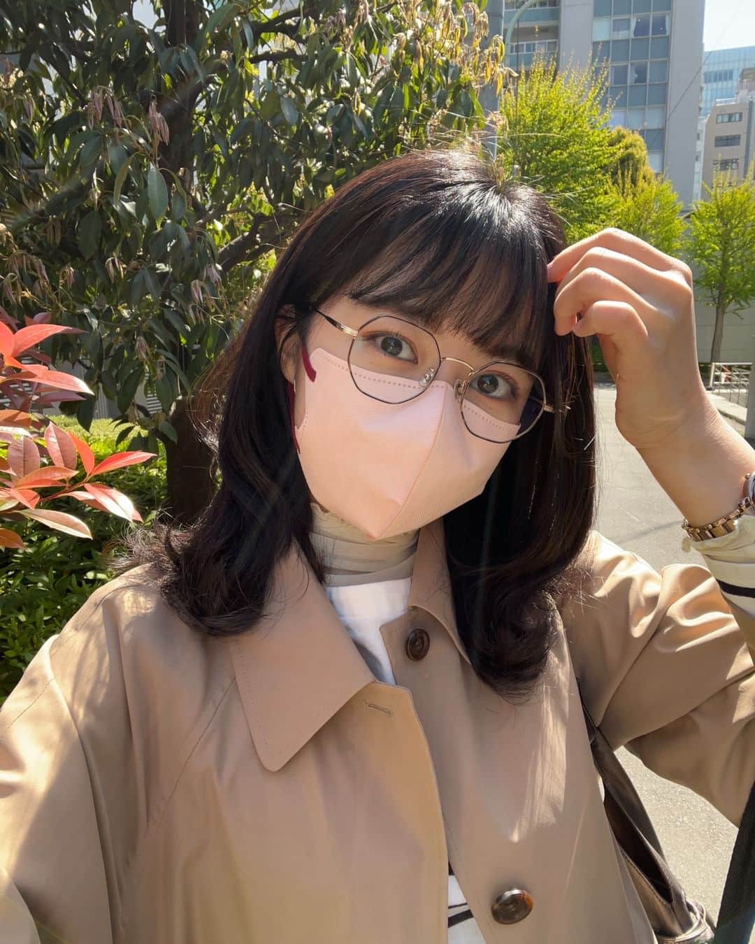 Zoff Officialさんのインスタグラム写真 - (Zoff OfficialInstagram)「【Zoff STAFF COLLECTION】 ZoffCLASSICシリーズを使用したZoffスタッフのメガネコーデをご紹介！  ■もも　Zoff コピス吉祥寺店スタッフ　@mo.061   👓ZP231001_43C1　￥11,100   ■sayaka　Zoff本社SNSスタッフ　@saya___382 👓ZA232001_49E1　￥8,800  ■hii　Zoffゆめタウン高松店スタッフ　@zoffeyewear_hii  👓ZO232001_43E1　￥13,300  ※すべて税込み・セットレンズ込みの金額  #zoff #ゾフ #伊達メガネ #ウェリントン #ボストン #メタルフレーム #ブローフレーム #多角形フレーム #オクタゴンフレーム #zoffスタッフポスト  #メガネ女子」4月19日 8時00分 - zoff_eyewear