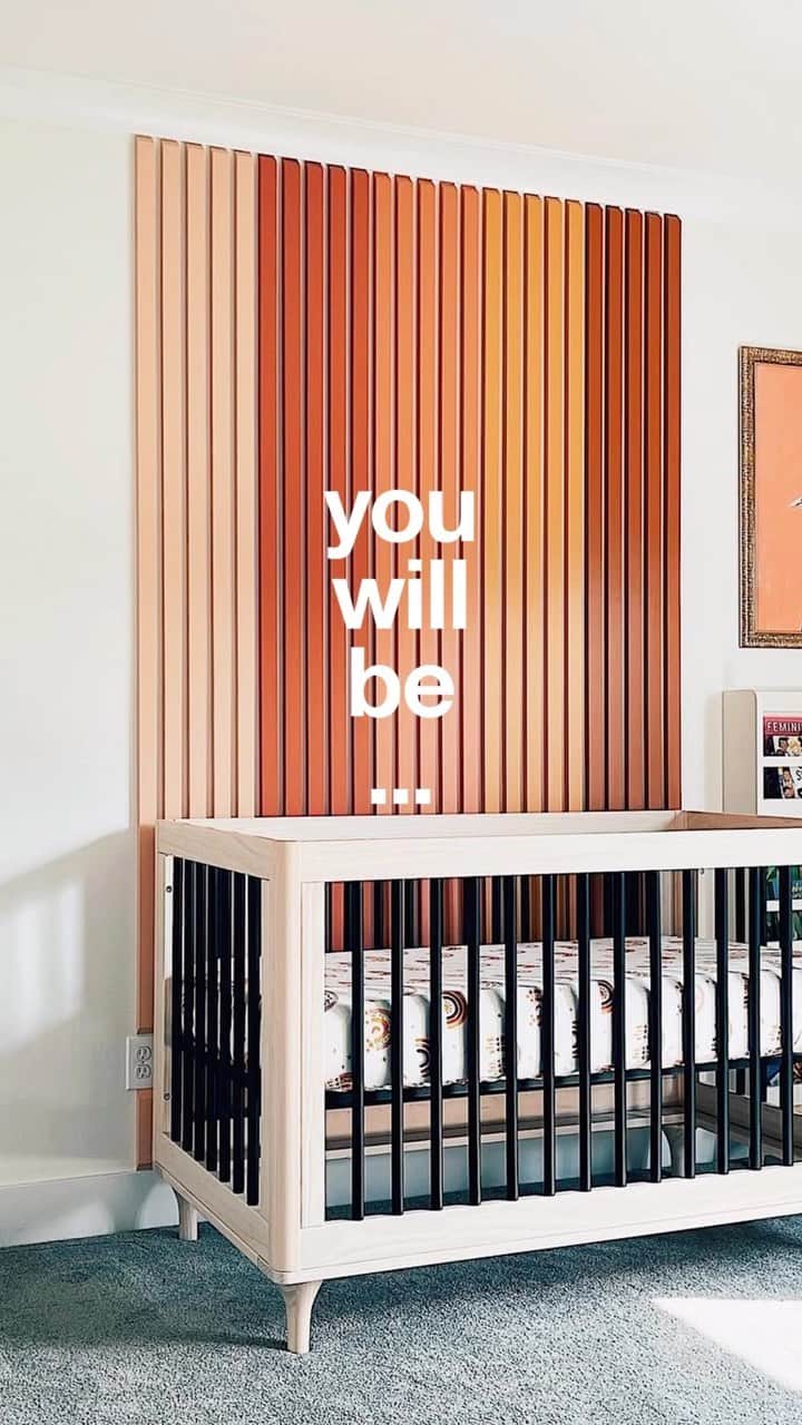 ジャスミン・トゥークスのインスタグラム：「Our @babyletto Lolly crib is taking a bow. It’s one of our most pop-u-lar cribs with nearly 150 five-star reviews. ⭐ ⭐ ⭐ ⭐ ⭐  Is it the cool rounded edges? The three chic finishes? The built-to-last design? (Yes, it converts to a toddler bed.) “Beautiful” and “excellent quality” and “easy to assemble” are just a few of the rave reviews.   Thanks for sharing your Lolly 📷, @marshandmoss, @thecrownprints, @vancedesignco, @trantobin, @showcasephotographers + @scott.themcculloughhouse, @amberwinnik, @jahirka, @designandcaroline and @kristingphoto  → Don’t forget to remove items from the crib before your kiddos go to sleep. 💤  #NurseryFurniture #NurseryInspo #NurseryDesign #BabyRoom」