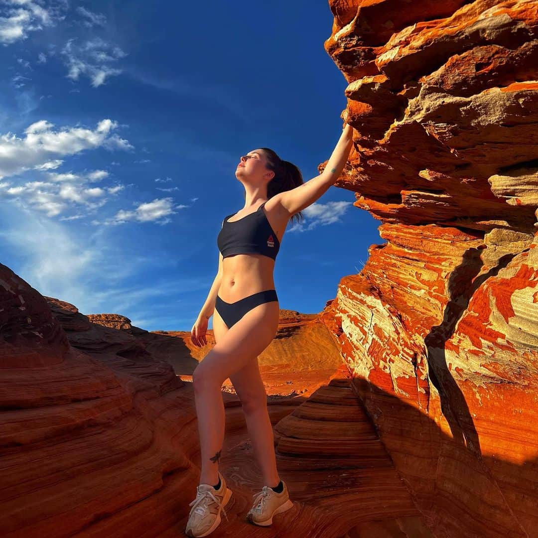 サミー・ハンラティのインスタグラム：「Got to go back to my home state🌵my roots forever belongs to the desert」