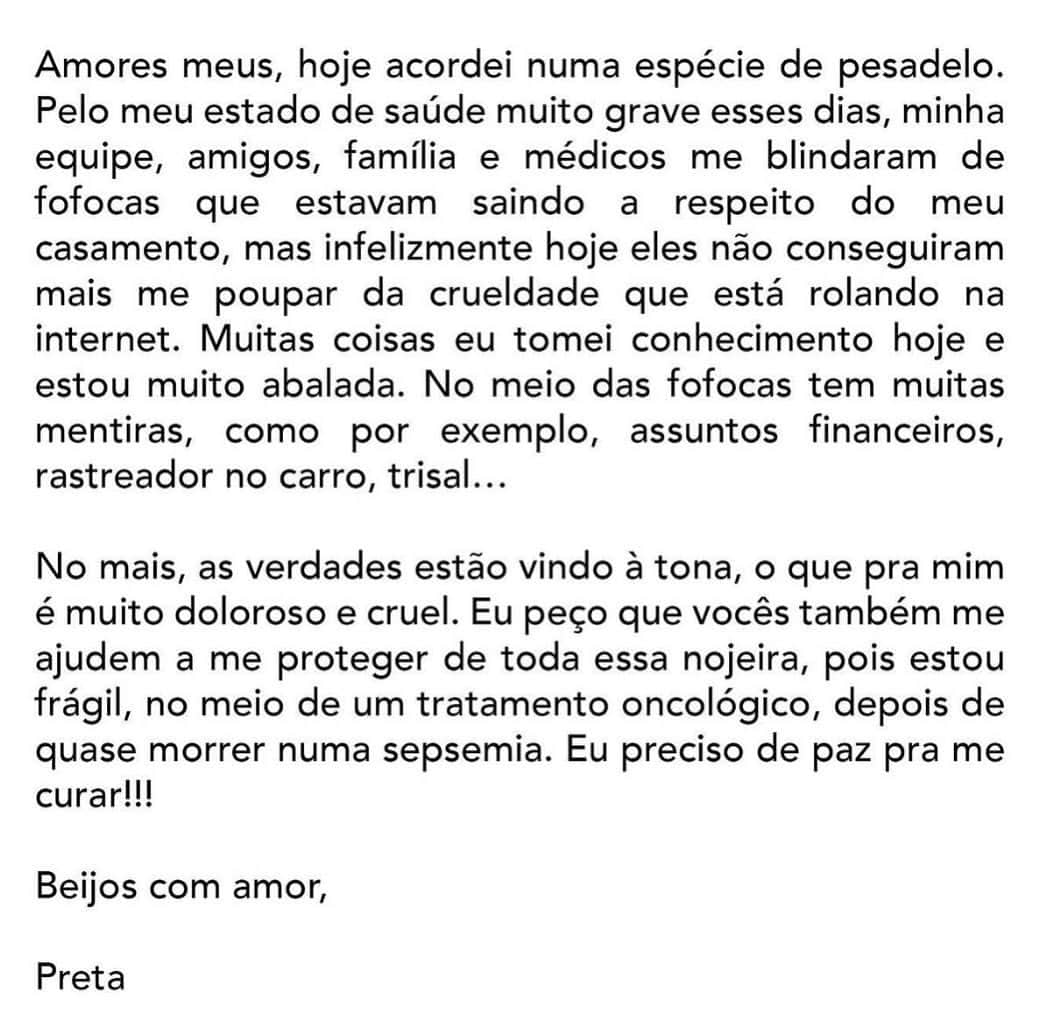 カロライナディークマンのインスタグラム：「eu te amo @pretagil  eu amo vc com todo meu coração!!! eu tô aqui… pra você  ✨🫶🏼✨」