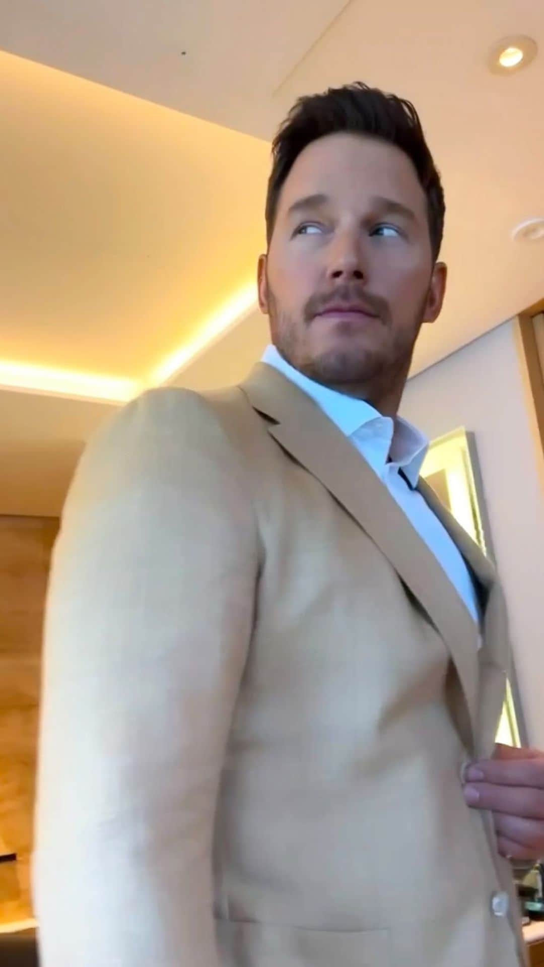 クリス・プラットのインスタグラム：「Feelin’ myself in Korea #gotgvol3」