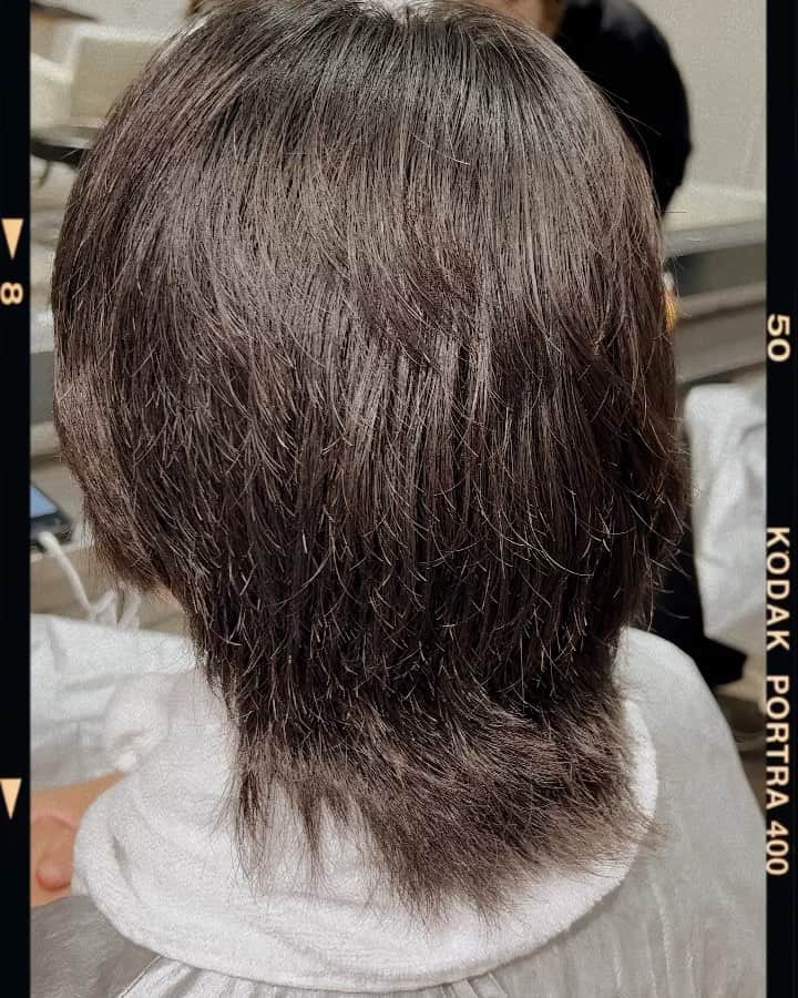 鈴木大二朗のインスタグラム：「黒髪から細かいハイライトで 全体的に明るくなるように✌🏾 コントラストも出て筋感が カッコいい🖤💛」