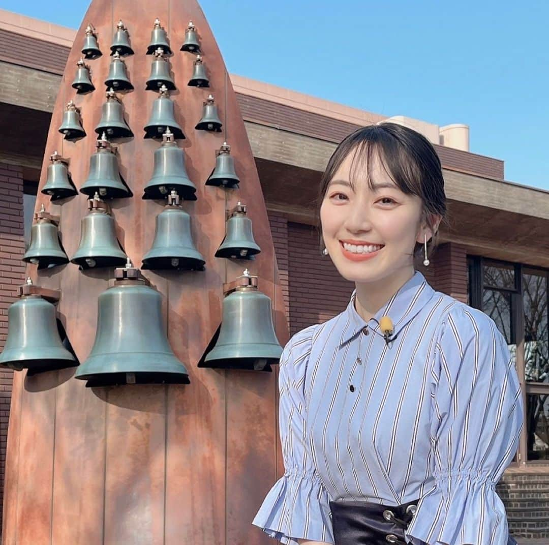 松井咲子のインスタグラム：「今夜！22:30〜NHK Eテレ「ザ・バックヤード」出演します！ 国立音大の楽器学資料館のバックヤードに潜入してきたのですが初めて出会う楽器や楽譜がたくさんで終始わくわくでした。楽しかったあ！ 後日再放送などもあるそうです是非是非是非〜！  #NHK #Eテレ #ザバックヤード」