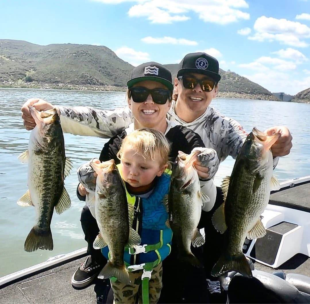 Electric_Fishingさんのインスタグラム写真 - (Electric_FishingInstagram)「Memories are made on the water⚡️  #ElectricSunglasses #PolarizedSunglasses #StyleThatPerforms #ElectricFishing」4月19日 10時55分 - electric_fishing