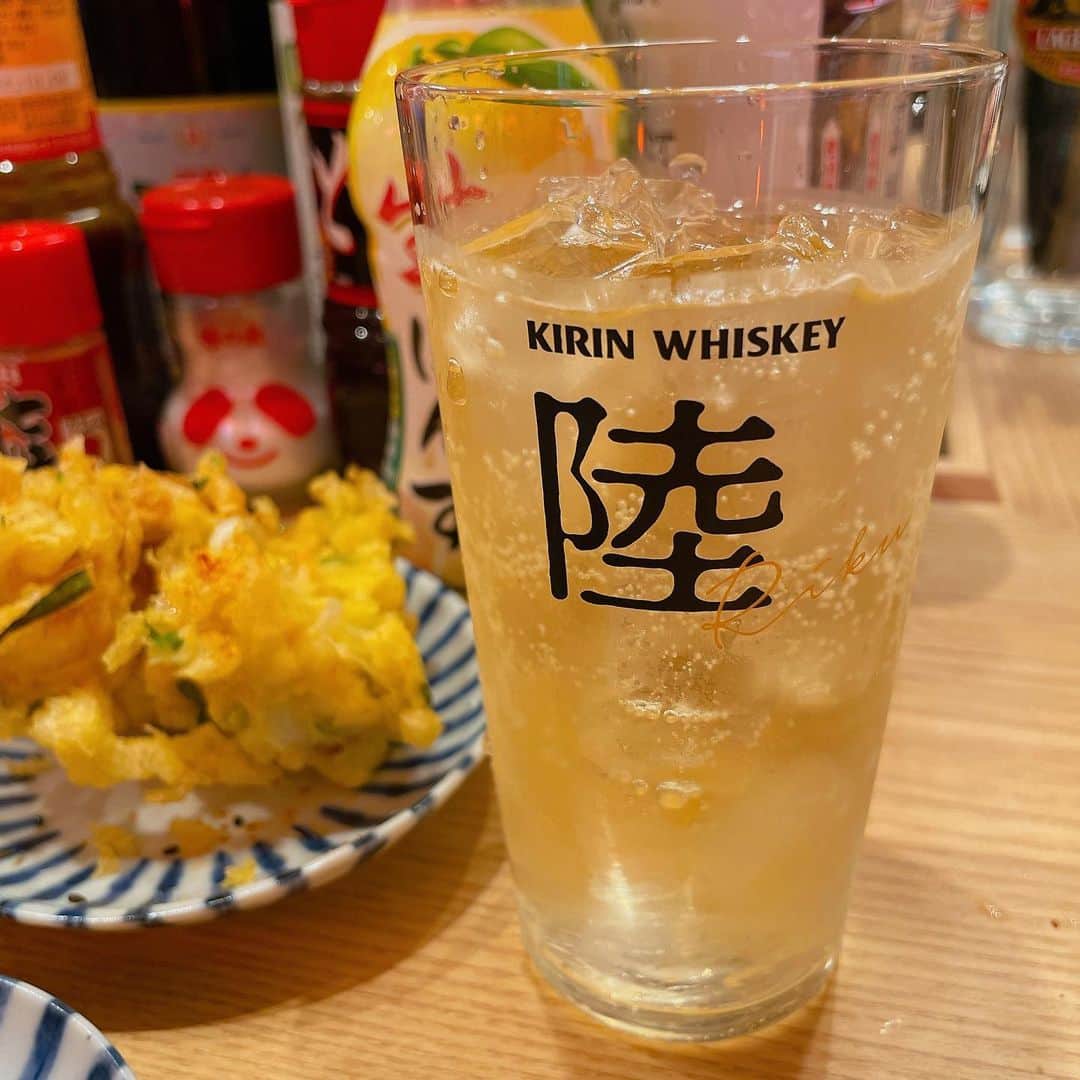 やのぱん（矢野ひろし）さんのインスタグラム写真 - (やのぱん（矢野ひろし）Instagram)「立ち飲み、、、オアシスだわ♪ サクッと行けるのが、良いんすよ♪ あと、お値段ですよね*\(^o^)/* はい、 とっても気持ちいいんです♪ #立ち飲み　#ひとりのみ　#ウイスキー #大阪」4月19日 21時55分 - yanopan1103