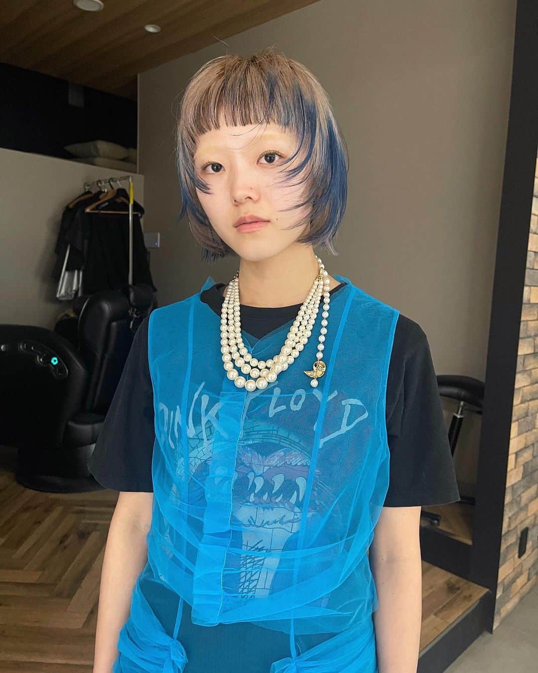 磯田 基徳のインスタグラム：「福岡seminar style コントラスト効いたdesignに似合わせcut✂︎ リボーンをつかった解説とブランディングについても！ 撮影テクニックも参考になったら嬉しいです！ new @misosoup_miyu  assistant&make @siki_suuune  thx @systemprofessional @wellapro_japan」