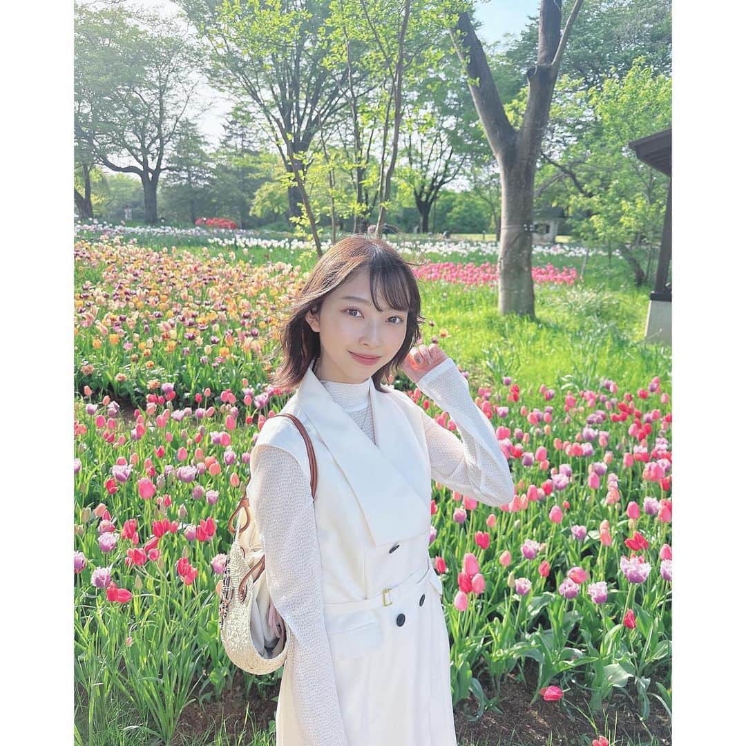 辻野かなみのインスタグラム：「❤︎  ⁡ チューリップ🌷も見れたよ🥰 ⁡ ⁡ #チューリップ #昭和記念公園  #かなみしふく‎ 🤍#LILY BROWN #辻野かなみ　#かなみん　#超ときめき宣伝部#超とき宣 　#アイドル　#𝖨𝖣𝖮𝖫 #𝗂𝗇𝗌𝗍𝖺𝗀𝗈𝗈𝖽 #𝗂𝗇𝗌𝗍𝖺𝗅𝗂𝗄𝖾 #𝖿𝗈𝗅𝗅𝗈𝗐𝗆𝖾 #𝗅𝗈𝗏𝖾 #데일리룩　#데일리룩코디　#패션	#오오티디 #데일리　#좋아요　#팔로우」