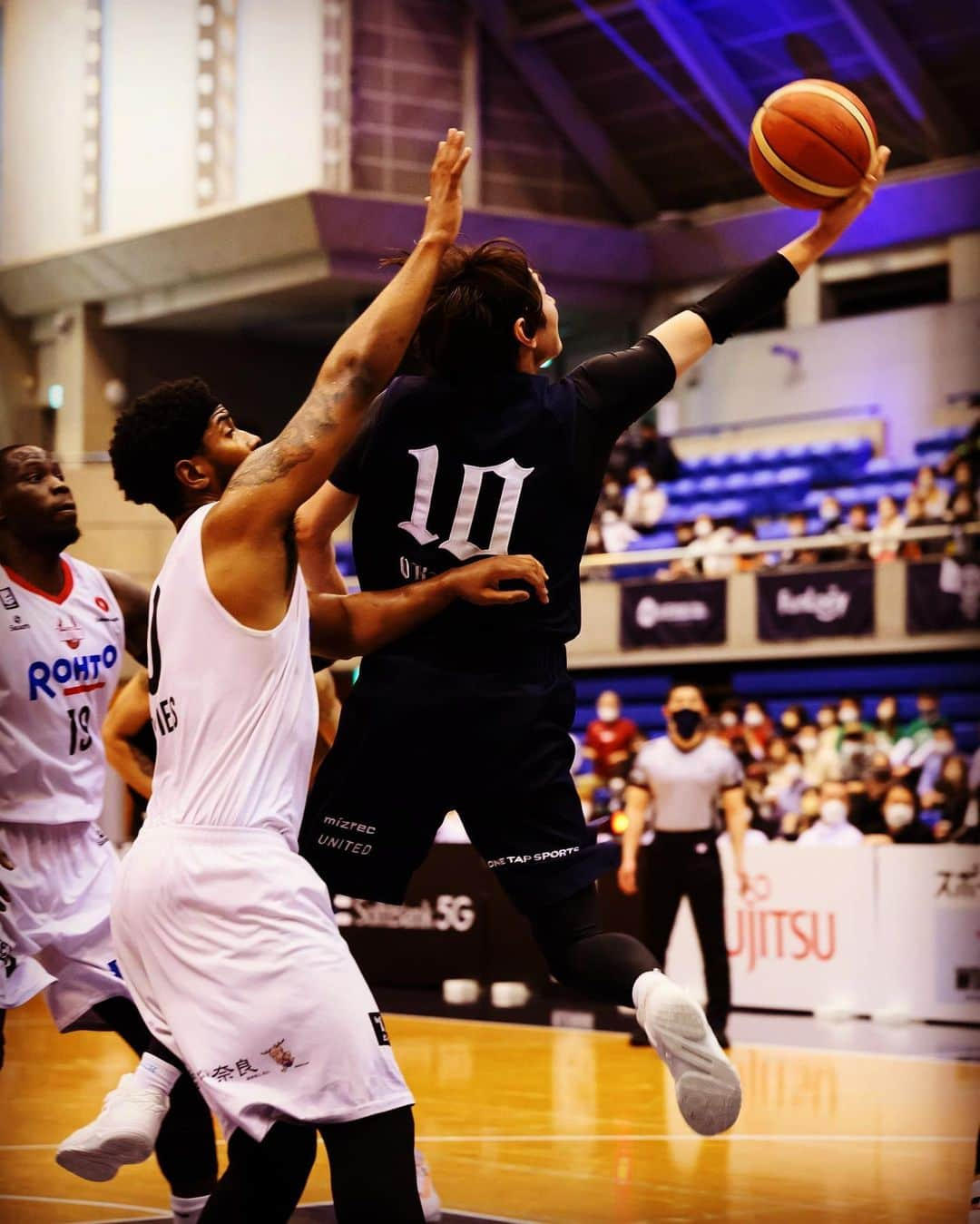 岡田優介さんのインスタグラム写真 - (岡田優介Instagram)「Let's go Altiri🔥  #ALTIRICHIBA #BLEAGUE #アルティーリ千葉 #Bリーグ 📷 by @say_ohmura」4月19日 20時26分 - ysk_okada