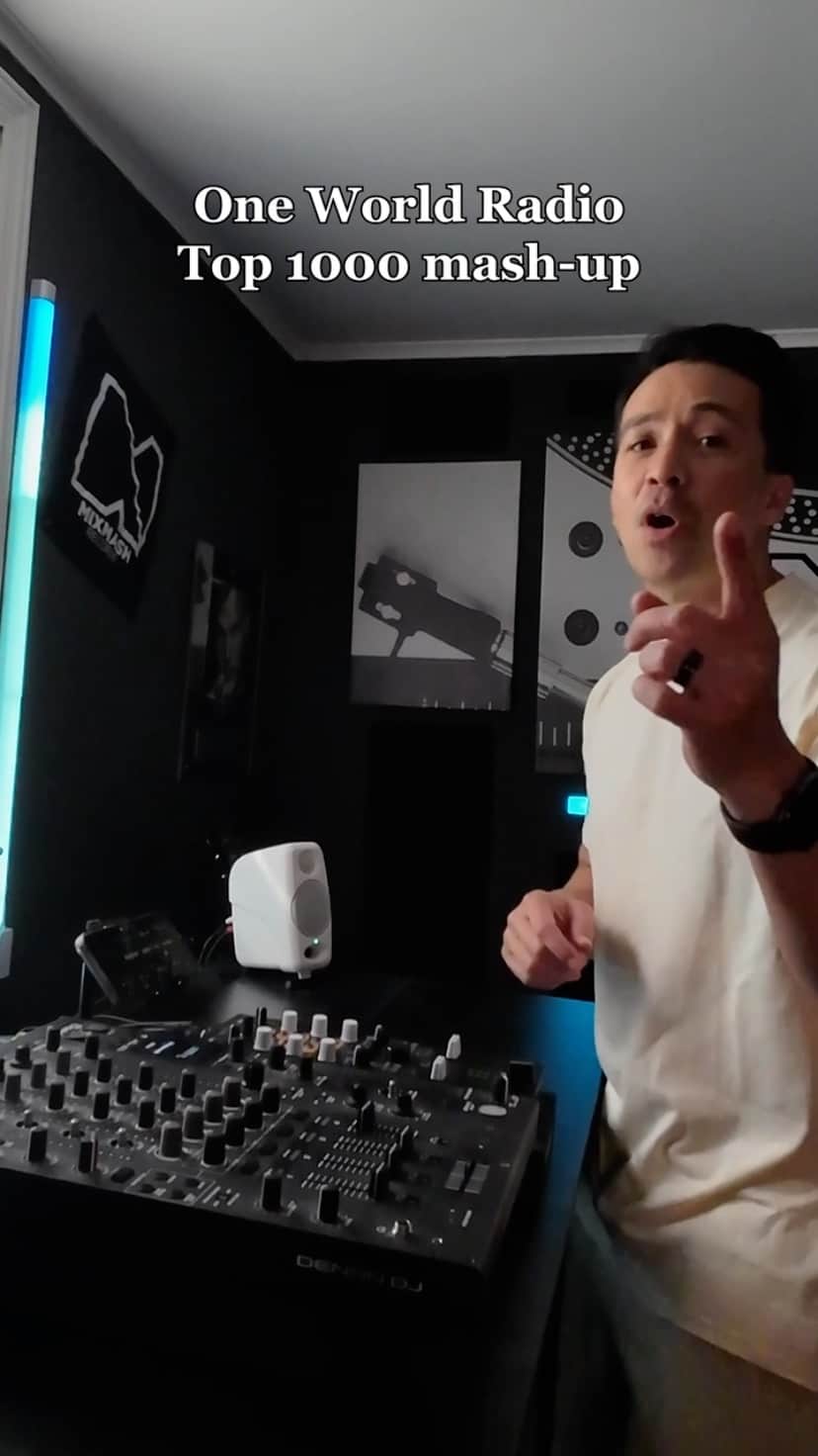レイドバック・ルークのインスタグラム：「Do you have a hard time finding out which track to vote for? Let @laidbackluke help you!」