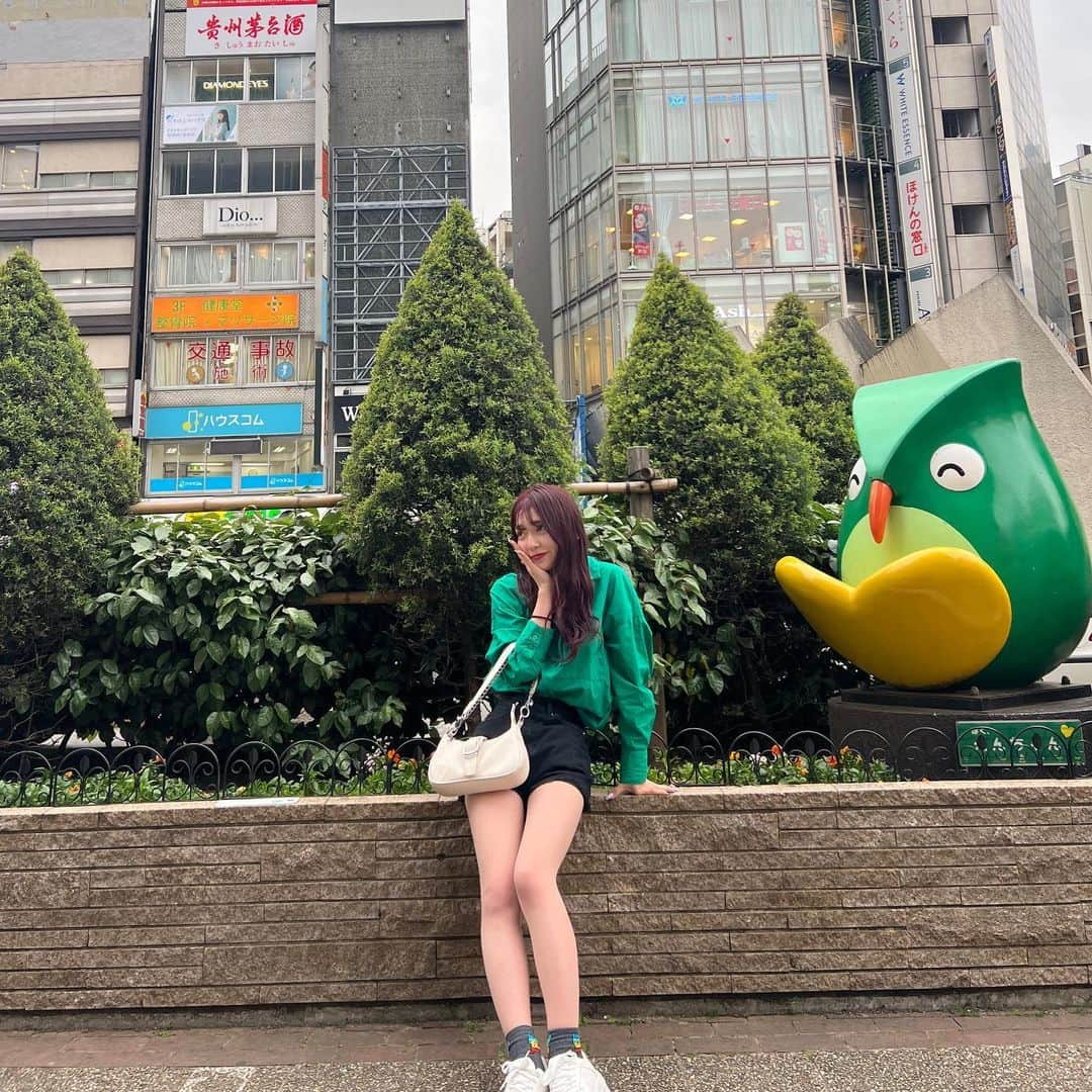 高畑麻優さんのインスタグラム写真 - (高畑麻優Instagram)「#mayus_style_ 💚🦉  最近カラー物ハマってる🧏🏼‍♀️🧏🏼‍♀️ この緑のシャツ見覚えある人~~❔💞」4月19日 20時42分 - 04__m.aa