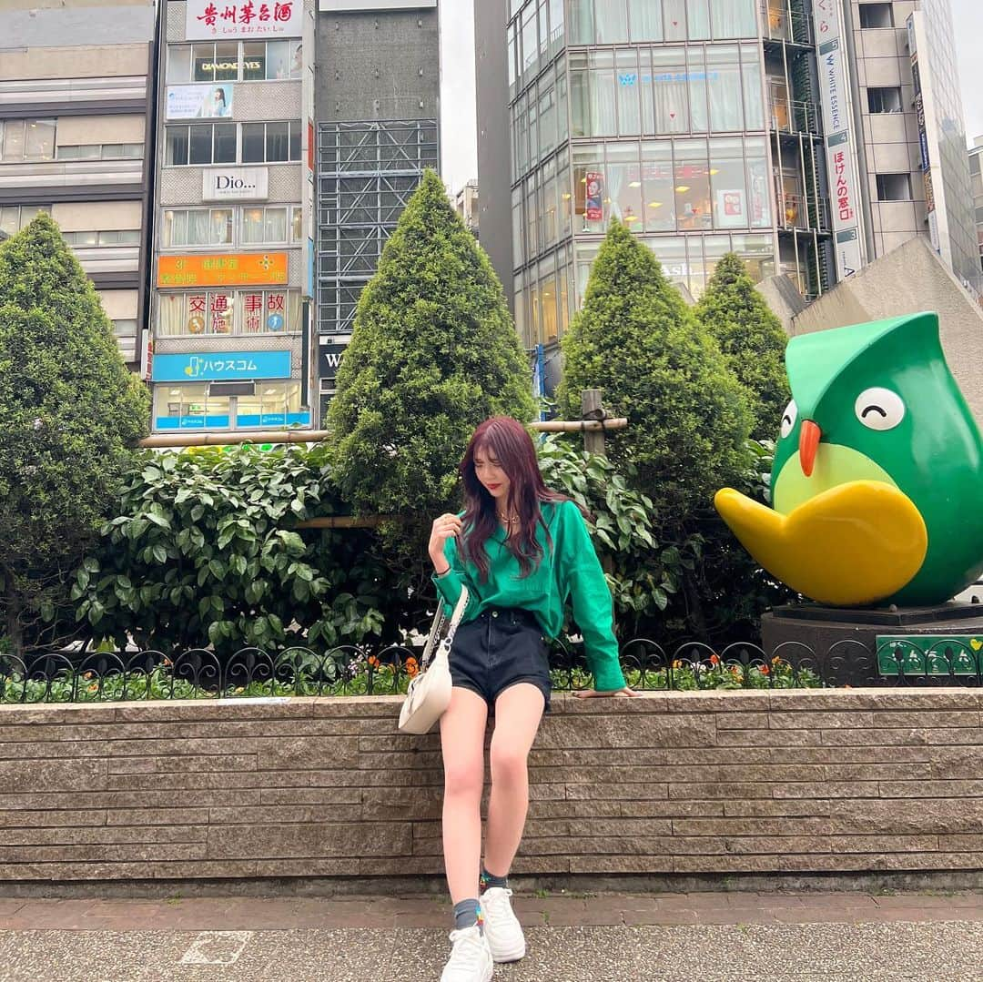 高畑麻優さんのインスタグラム写真 - (高畑麻優Instagram)「#mayus_style_ 💚🦉  最近カラー物ハマってる🧏🏼‍♀️🧏🏼‍♀️ この緑のシャツ見覚えある人~~❔💞」4月19日 20時42分 - 04__m.aa