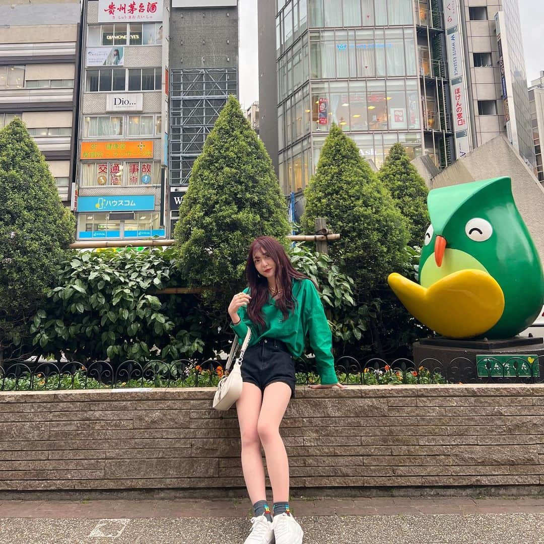 高畑麻優さんのインスタグラム写真 - (高畑麻優Instagram)「#mayus_style_ 💚🦉  最近カラー物ハマってる🧏🏼‍♀️🧏🏼‍♀️ この緑のシャツ見覚えある人~~❔💞」4月19日 20時42分 - 04__m.aa