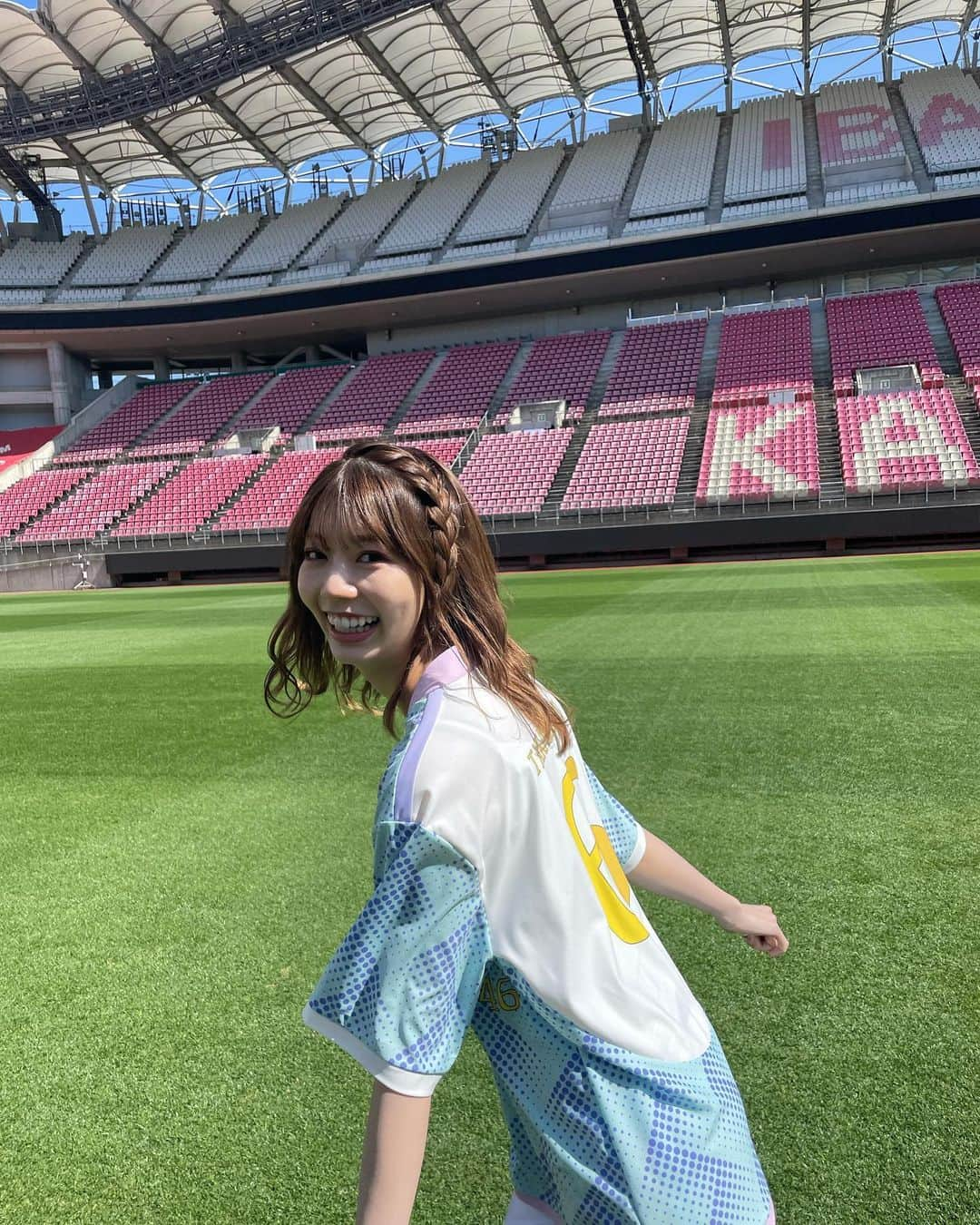 高本彩花さんのインスタグラム写真 - (高本彩花Instagram)「友よ 一番星だ  MVが公開されました⚽️  イントロからもう泣けてしまう 影にぴったりの素敵な曲で、本当に大好きです どんどん卒業が近づいてきているんだなと感じます 1日1日、大切に過ごしていきたいです🫧  #日向坂46 #友よ一番星だ #影山優佳 #高本彩花 #ayacherigram」4月19日 20時44分 - ayacheri._.official