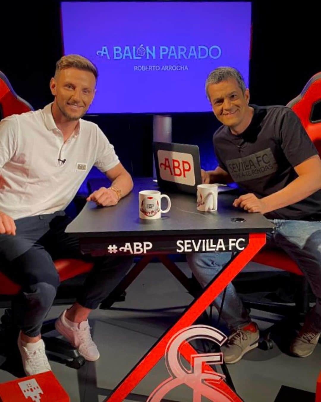 イヴァン・ラキティッチのインスタグラム：「Habeis visto mi entrevista en ABP? 📺 Muchas gracias por la invitacion @rober.arrocha 👍🏼 @sevillafc   #europaleague #sevillafc  #rakitic #wearesevilla」