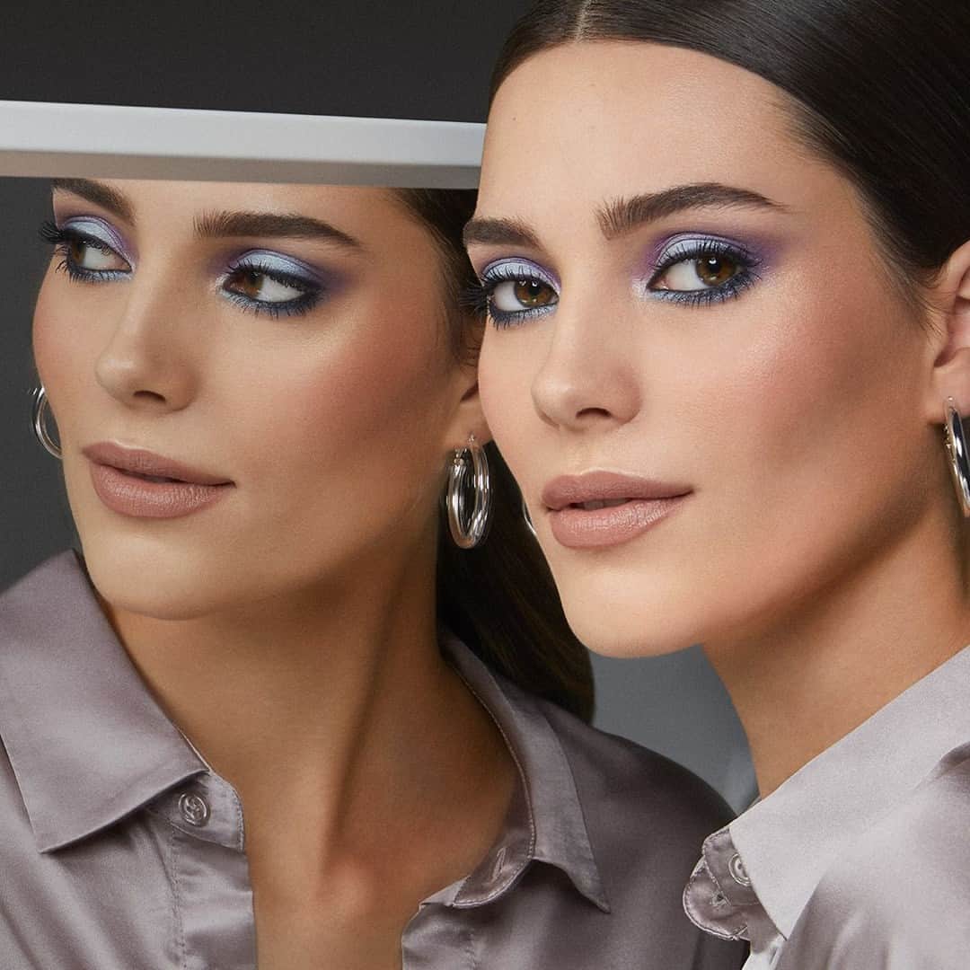KIKO MILANOさんのインスタグラム写真 - (KIKO MILANOInstagram)「Creating an enhanced #eyelook has never been easier 💜 Try our new Long Lasting Eyeshadow Sticks for the perfect on-the-go application, now with a new formula and new shades! 😍⁣ ✨ 24-hour hold⁣ ✨ No-transfer formula⁣ ✨ Creamy textures ⁣ ⁣ Matte Face Base - New unlimited foundation 1.5N - Skin Tone Concealer 03 - Contour Obsession Palette 01 - Unlimited Blush 12 - Unlimited Long Lasting Matte Loose Powder 02 - Micro Precision Eyebrow Pencil 05 - Eyebrow Designer Gel - Maxi Mod Volume & Definition Mascara - Lasting Precision Automatic Eyeliner And Khol 16 - Long Lasting Eyeshadow Stick 11, 25 - Smart Fusion Lipstick 433⁣ ⁣」4月19日 20時50分 - kikomilano