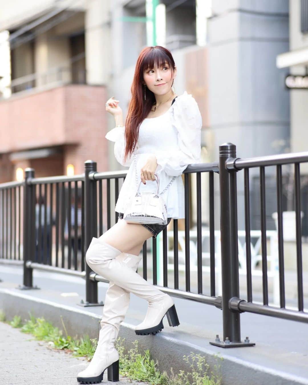 丹遥ニナさんのインスタグラム写真 - (丹遥ニナInstagram)「商品撮影仕事、企業撮影仕事受付中💄 swipe⇒👉動画あり💕夏コーデ & 夏ブーツ & ネイル🌸 ・ ・ 【NinaXie】20％offクーポン付ーーby 激安通販SHEIN🥰 ・ ・ SHEIN @shein_japan @sheinofficial 高見えプチプラ激安通販。今シーズンのトレンドアイテム、スペシャルなファッションを特別価格でゲット、今こそがチャンス❗ ・ ・ 📍ジャガード シール フラウンススリーブ ペプラムブラウス  s 商品ID  10984327  📍ミニ メタリック 鰐エンボス ラインストーンデコレーション ドームバッグ  シルバー 商品ID  13360903  📍人工革 膝上 プラットフォーム ブーツ  us6 ¥2,412 商品ID  2856654  📍24ピース ショート スクエアネイル & ネイルファイル 1個 ＆ 1シート テープ 商品ID  1482237  📍24ピース ショート 四角形 格子縞 テープ1枚、爪やすり1本 ネイルチップ 商品ID  13019119  📍ミニマリスト レースアップフロント プラットフォーム チャンキー ブーツ EUR35 商品ID  3397509  📍CUCCOO Trending プラットフォーム チャンキーヒール スリップオン クラシックブーツ  ベージュ  EUR36 商品ID  11383904 ・ ・ ♡♡♡♡♡♡♡♡♡♡♡♡♡♡♡♡♡♡♡♡♡  6/30までさらに安く買い物出来るクーポンお得👇  🎈Coupon Code：【NinaXie】　 6/30まで お買い上げ金額 1～5,999円  15%OFF 6000円〜  20%OFF  https://m.shein.com/jp/  もしくはアプリでSHEINを探してみて👌🥰  👇👇👇クーポン使い方👇👇👇 「ご購入手続きへ」⇒「クーポンを適用する」⇒【NinaXie】を入力する ・ ・ #SHEINgoodfinds  #sheinofficial #SHEINforall #ad #shein購入品 ・ ・ ✯✯✯✯✯✯✯✯✯✯✯✯✯✯✯✯✯✯✯✯✯✯✯✯✯✯✯✯✯ ・ ・ Model @minaninamiji   🖤 ファッションショー、タレント、作品撮影、商品撮影、 PR、インフルエンサー 、アンバサダー、 通訳、キャスティングなどの仕事は DMでお願いいたします。  🖤 丹遥ニナNina手書きかわいいニナキャラクターラインスタンプ 発売❗@ninalinestamp から飛べますよ❣️ ・ ・ #春コーデ  #原宿  #表参道  #撮影モデル  #撮影依頼募集中  #外国人モデル  #スタイル  #キャットストリート #明治神宮 #動画モデル #東京カメラ部 #丹遥  #韓国っぽ  #ネイルデザイン #ネイルチップ  #ジェルネイル  #モデルさんと繋がりたい #撮影依頼  #カメラマンさんと繋がりたい #ストリート系女子 #ストリートコーデ #ストリート系 #フリーモデル #私の写真もっと広まれ  #写真を撮る人と繋がりたい」4月19日 20時53分 - minaninamiji