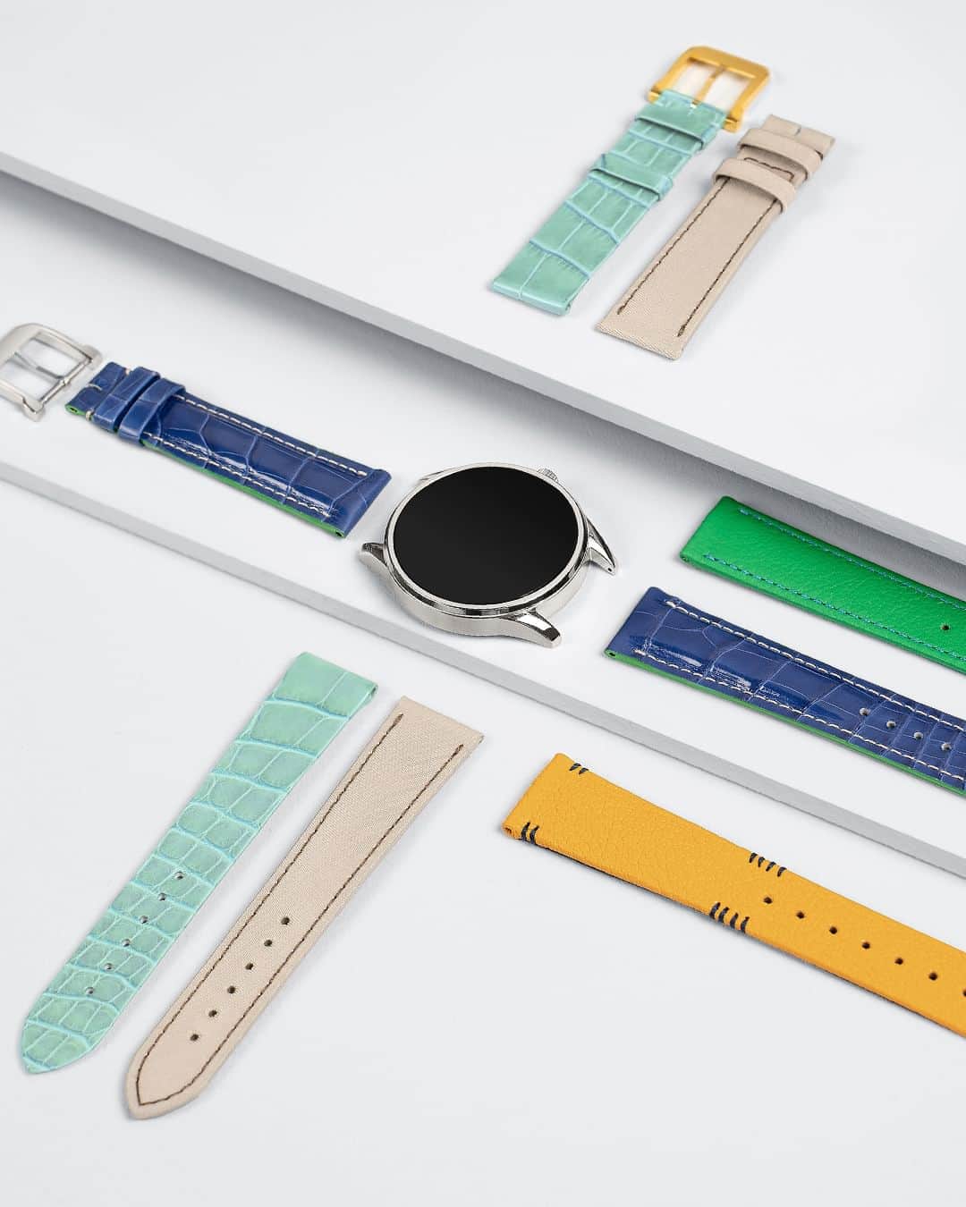 カミーユフォルネのインスタグラム：「The #SpringSummer2023 selection « At the market » presents the hand-made watch straps in calfskin, alligator, taurillon. Discover the watch strap #SpringSummer2023 selection on our online configurator.   #CamilleFournet #カミーユフォルネ #SpringSummer2023 #watchstrap #SavoirFaire #MadeInFrance」