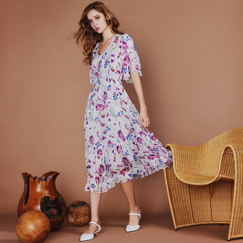 Double Standard Clothingのインスタグラム：「. NEW ARRIVAL 2023 SS COLLECTION . [DRESS] CORCOVADO / JOHANS シフォンドレス price. 83,600円(税込) color. オフ / ベージュ size. 36 / 38 . ------------------------------------------ #doublestandardclothing #tokyo #corcovardo #DSC #sov #nightstore #fashion #ootd #2023ss」