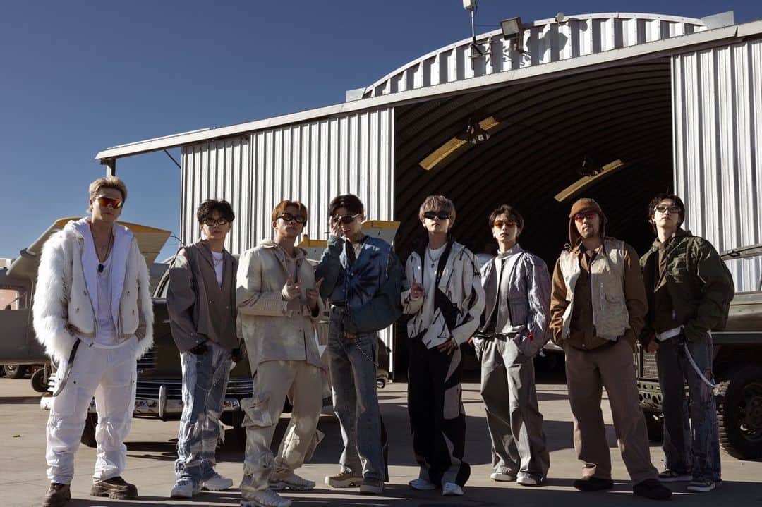 木村慧人のインスタグラム：「We are FANTASTICS.  "PANORAMA JET" リリースしました💿  "サングラスティックス" いかがですか？  #FANTASTICS #PANORAMAJET」