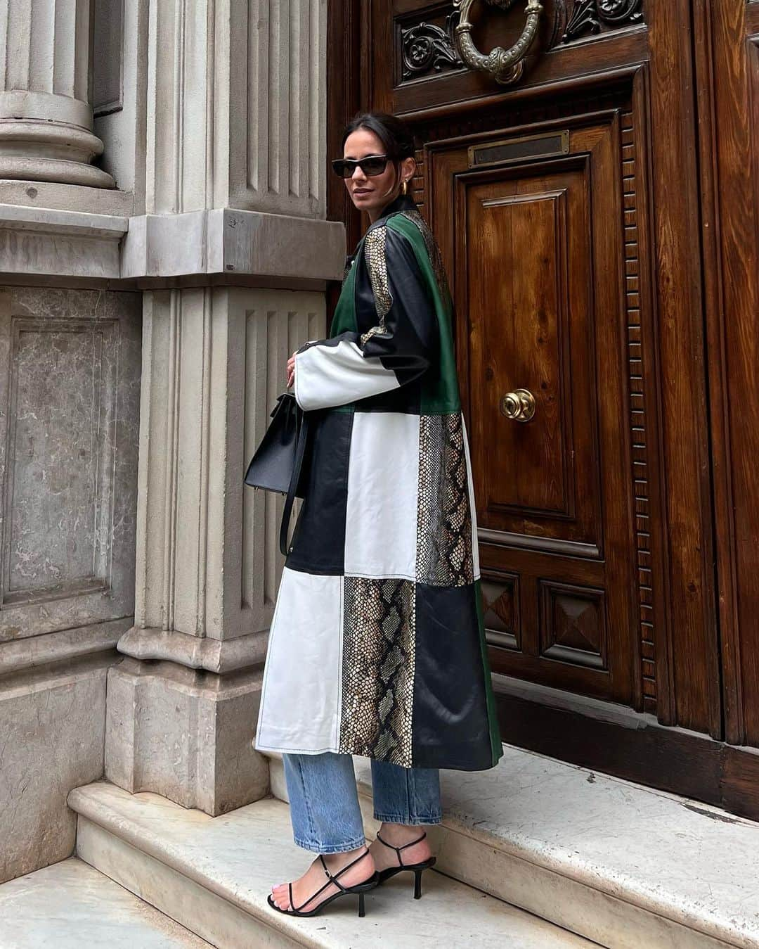 Zina Charkopliaのインスタグラム：「Patchwork #coat #leather #patchwork #heels #jeans #denim #green #fashion #style #daily #dailystyle #dailylook  _ _ Credits @fashionmoodpe」