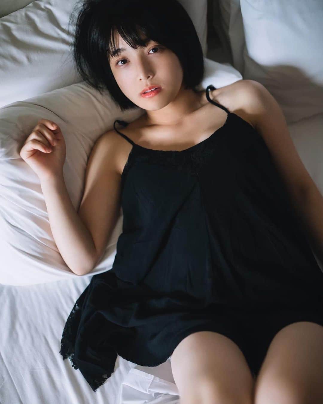 のインスタグラム：「ひとりの君と。  #japanesegirl #japan_portrait #tokyocameraclub #東京カメラ部 #人像攝影 #人像 #人像摄影 #彼女感 #黒髪ボブ #黒髪女子 #ショートヘア女子 #ボブ #サロモ #あの日の心を映して #mv #役者 #ファインダー越しの私の世界 #japanesemodel #彼女感 #あざとい系女子 #good_portraits_world #映像クリエイター #映像クリエイターと繋がりたい #as_archive #world_photography_page #ポトレの世界 #ポトレ女子 #kawaii #kawaiigirl #透明感女子」