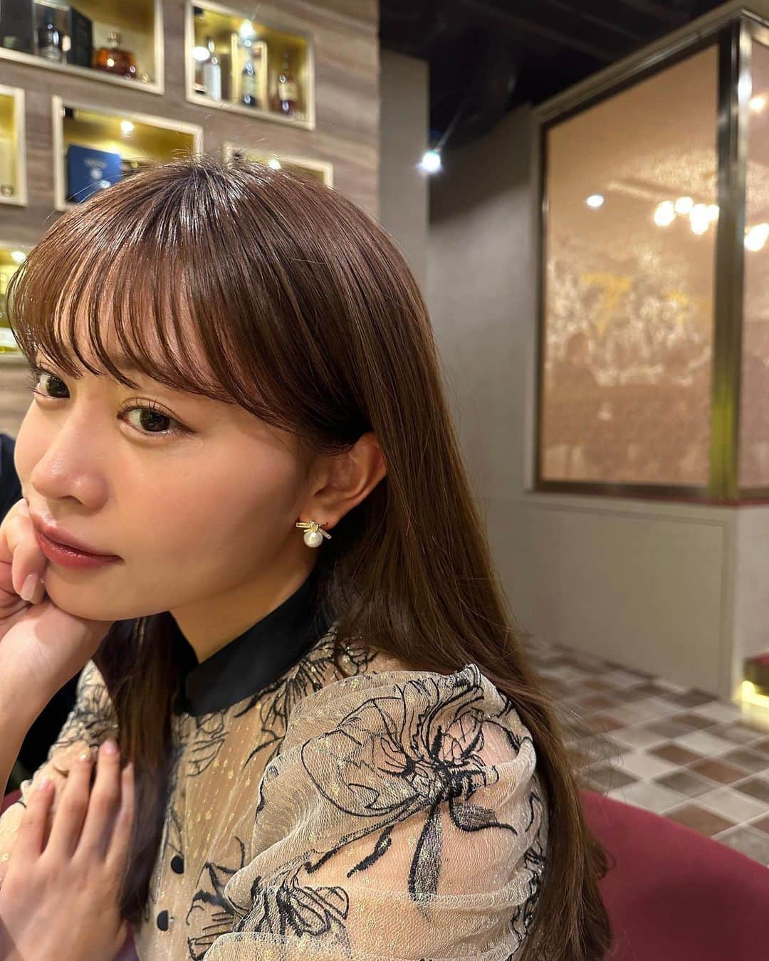 高木由梨奈のインスタグラム：「最近お気に入りのピアス🌼👂 @tao.collection.official のものです❣️ この日はフォーマルなワンピースに合わせてみた😌 デニムに合わせてもかわいい〜🫶  #ゴールドアクセ #ピアス #パールピアス #taocollection #シルバーアクセサリー」