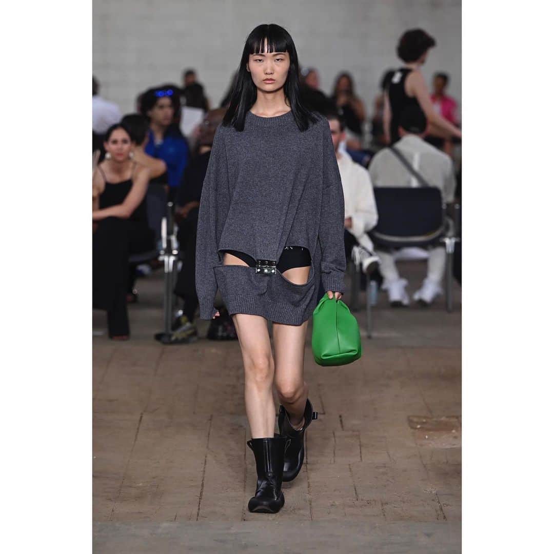 LOVELESS/GUILD PRIME 公式アカウントのインスタグラム：「【JW ANDERSON POP UP STORE】  英国のファッションデザイナー、ジョナサン・アンダーソンが手掛けるJW ANDERSONのPOP-UP STOREをラブレス青山店、ニュウマン横浜店で開催。  2023SSコレクションの中から、ラブレスで通常取り扱いをしているラインナップに加え、メンズ・ウィメンズ共にモアバリエーションにてご用意しております。  ウェアや雑貨を含めて多数取り扱いする貴重な機会。是非この機会にお越しくださいませ。  DATE : 4.21(FRI) - 4.30(SUN) PLACE: LOVELESS AOYAMA  DATE : 5.5(FRI) - 5.14(SUN) PLACE: LOVELESS NEWoMan YOKOHAMA」