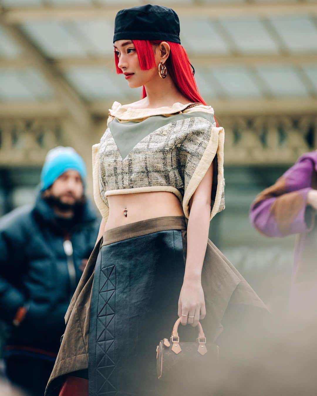 가로수길 , Seoulのインスタグラム：「PFW  at @louisvuitton ✨  오랜만에 올리는 파리패션위크! 이번주 일요일에 파리 가는데ㅜ 가는 날 부터 날씨 안좋음 🥹 젠장」