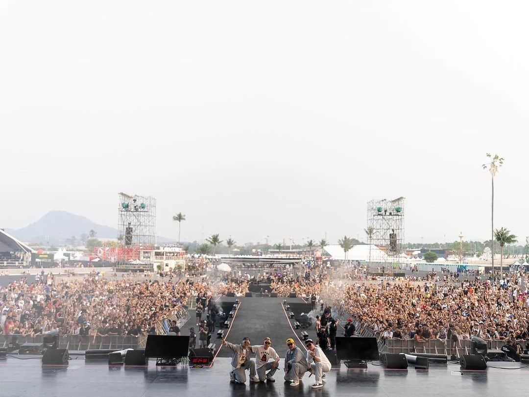 WISEさんのインスタグラム写真 - (WISEInstagram)「we're the #teriyakiboyz 🎤🎤🎤🎤shout out to #rollingloudthailand 🇹🇭Thnx for bringing us out🙏 ขอบคุณ 🙏 hope to be back soon✌️ #ローリングラウドタイ 気温も客も熱くて最高でした🔥超コップンカッ🙏🙏🙏」4月19日 21時23分 - wise_official