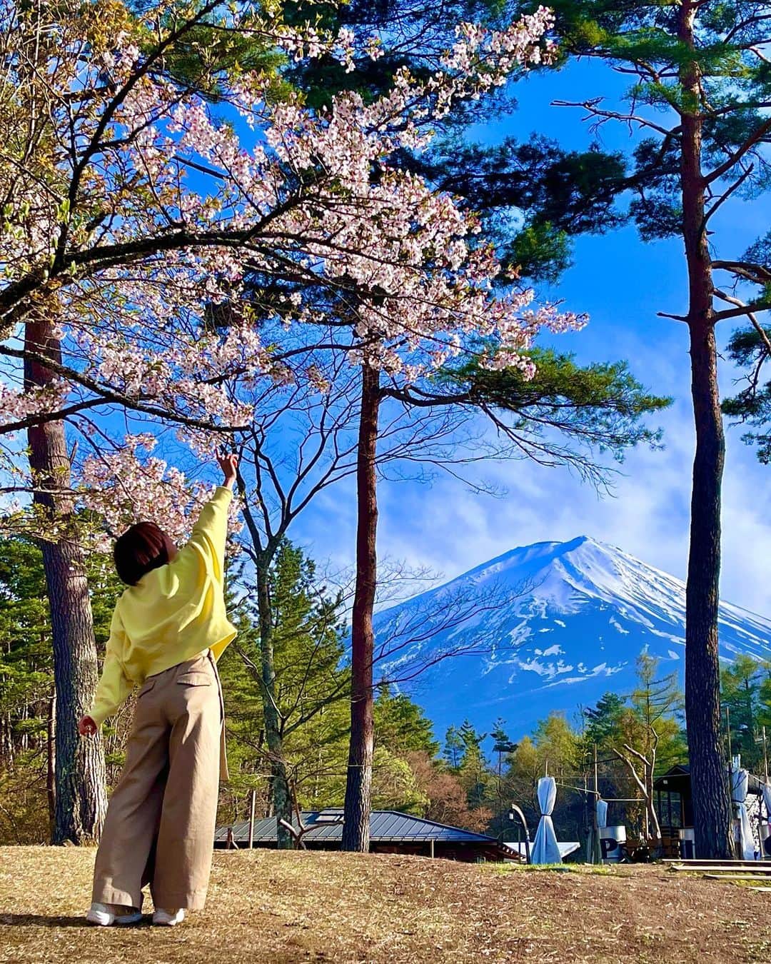 みひろさんのインスタグラム写真 - (みひろInstagram)「. #富士山  #mtfuji  #富士回遊  #ロケ #世界遺産」4月19日 21時23分 - mihiro0519