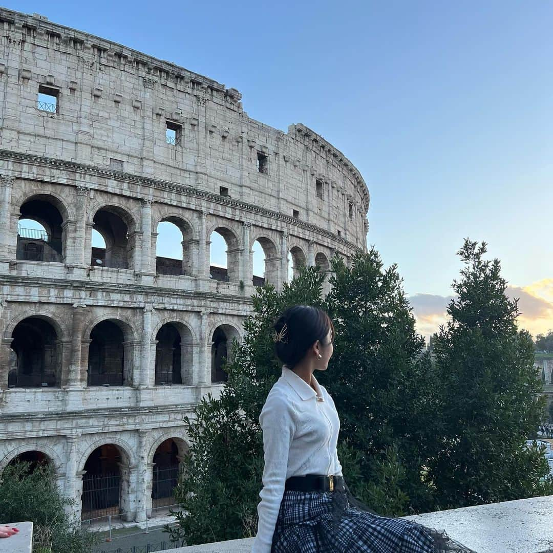 山尾梨奈さんのインスタグラム写真 - (山尾梨奈Instagram)「〻 Roma, Italia e Vaticano, marzo 2023  📽️🎞️👸🏻💕👗🛵🍦🤚⛲️⚔️🖼️🏎️🇻🇦」4月19日 21時26分 - yamarina_1210