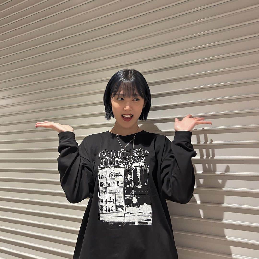 小関舞さんのインスタグラム写真 - (小関舞Instagram)「. 髪切りたての時のかこぴく！👧🏻  #ネックレスのチェーン #前にくるのあるある #ミニボブ #ショートヘア」4月19日 21時36分 - mai_ozeki.official