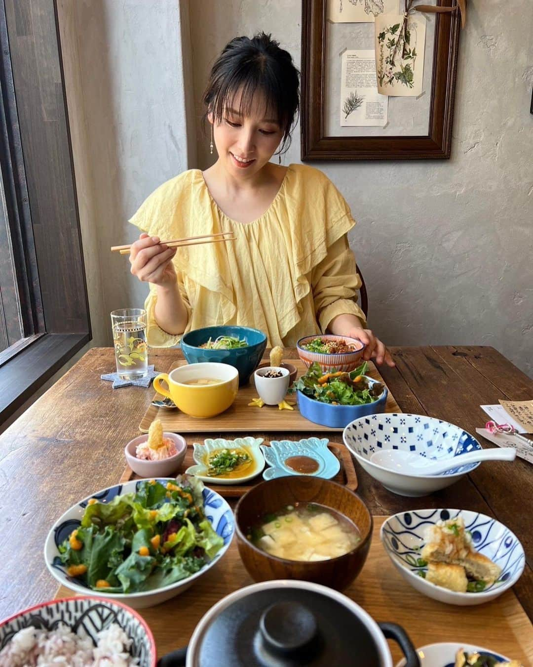 三津谷葉子さんのインスタグラム写真 - (三津谷葉子Instagram)「友人が素敵な写真をたくさん撮ってくれまして📸  せっかくなので追加でアップしてみました🫶🏻  葉子祭りでごめんなさい🤓」4月19日 21時40分 - yoko_mitsuya