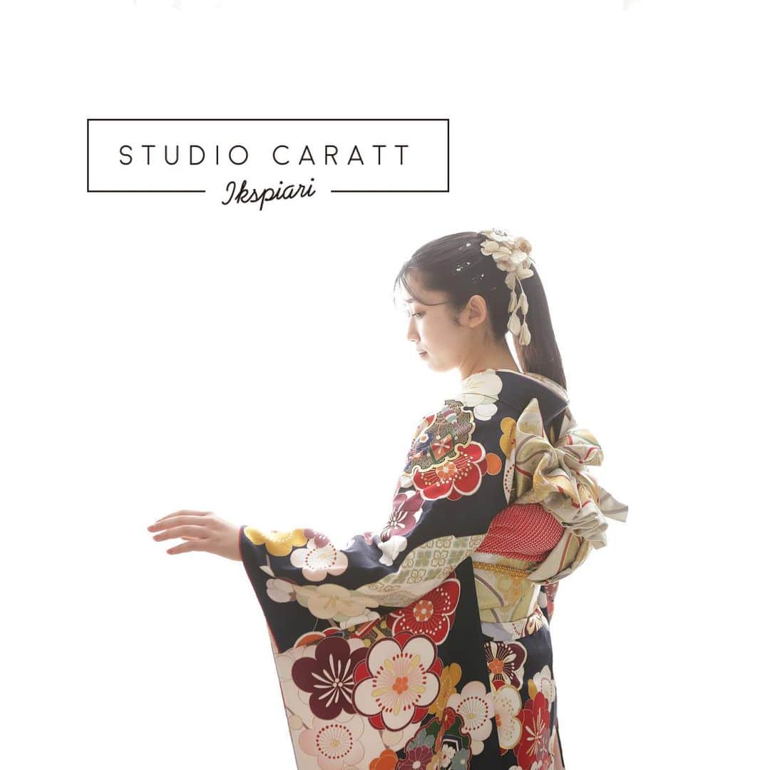 スタジオキャラット イクスピアリ店のインスタグラム：「♫Furisode photo♫  \\ New ! //  振袖展示会 4/22(土) - 5/7(日)  ☞ 振袖レンタルのご相談 ☞ 撮影のご相談 ☞ 振袖のご試着  2024年、2025年、2026年 成人式を迎えるみなさま! ＊ご予約お待ちしてます＊  ……………………...  ………………………  #スタジオキャラット #スタジオキャラットイクスピアリ店 #studiocaratt #イクスピアリ #浦安 #舞浜 #着物 #着付け #ヘアアレンジ #メイク #フォトスタジオ #写真館 #photo #photostudio #写真 #家族 #ドレス#振袖 #後撮り #前撮り #成人式 #振袖ヘア #振袖レンタル」