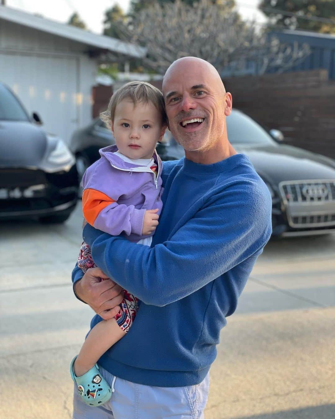 Samuel Lippkeさんのインスタグラム写真 - (Samuel LippkeInstagram)「Had such a great time hosting my brother and sister in law, niece and nephew for the weekend. Good meals, trips to the garden, story time for Penelope with her aunt and uncle, a gym run, video games and the first pool day of the year. Great memories made with our family visiting all the way from Portugal. Until next time thanks for all the fun memories made. #thelippkes」4月19日 13時34分 - samuel.lippke