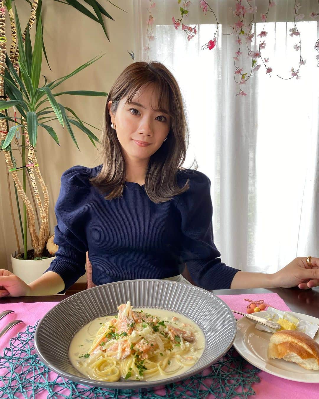 畠中清羅 のインスタグラム：「_  子連れじゃないlunchって 中々できなかったけど子供がいなくても 子供の話ばかり🤣💕 #ママあるある  ママ友と贅沢なランチ時間最高😂💕 いつもありがとう♡  たまにはいいよね？笑  #lunch#ママ#贅沢な時間#ママコーデ」