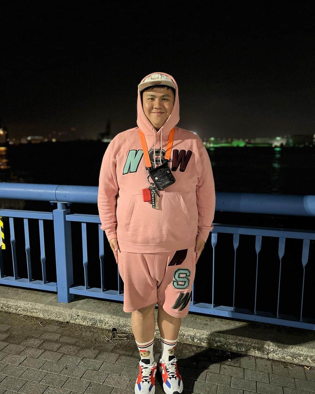 池田真一のインスタグラム：「何歳なっても夜にドライブで海行くのって最高やな！ 青春は心の若さ！」