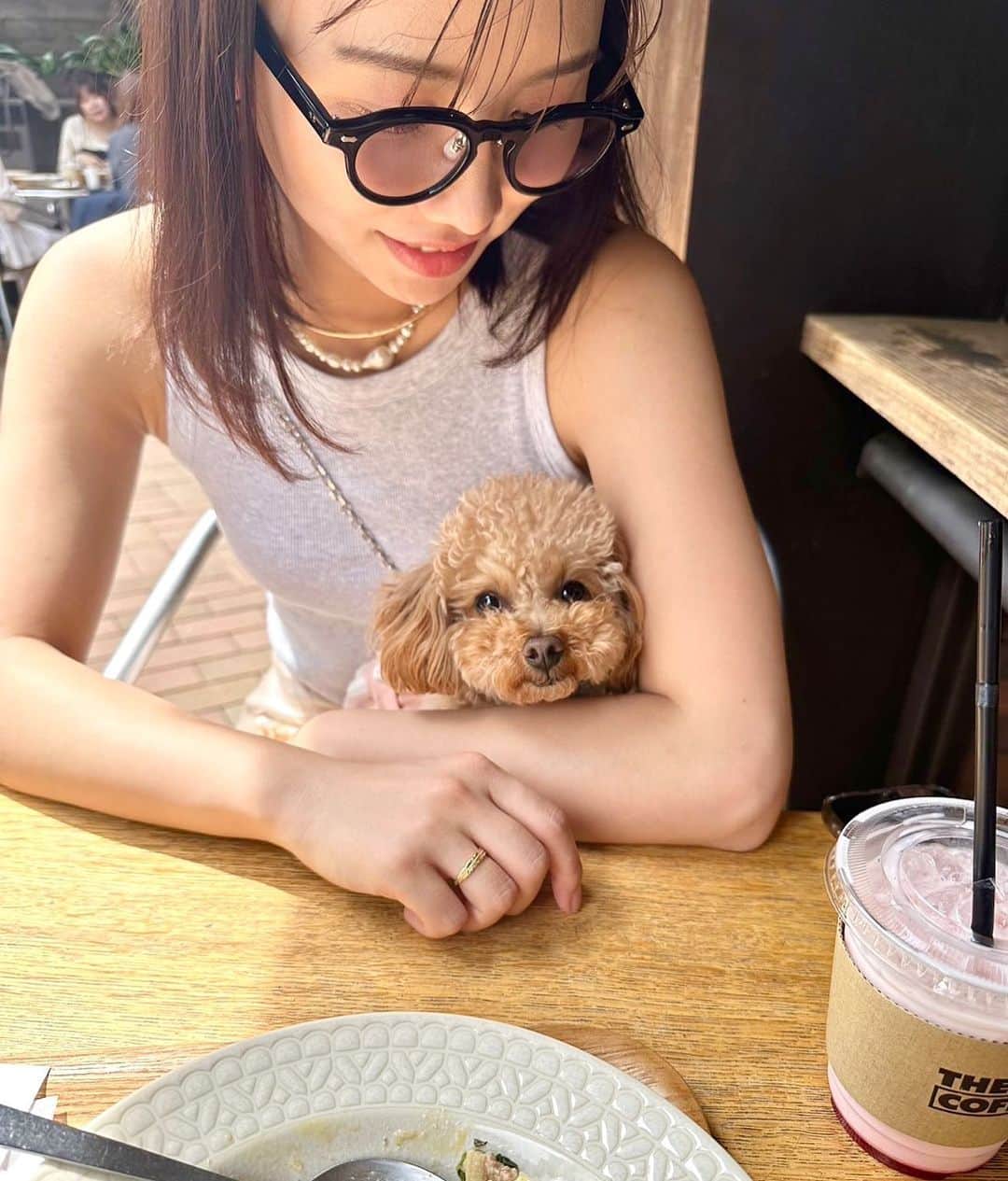 姫歌ひな乃さんのインスタグラム写真 - (姫歌ひな乃Instagram)「そろそろテラスが心地よい時期かなぁ🍃  #cafe #dogcafe #terrace」4月19日 14時10分 - hitomi_tomashino