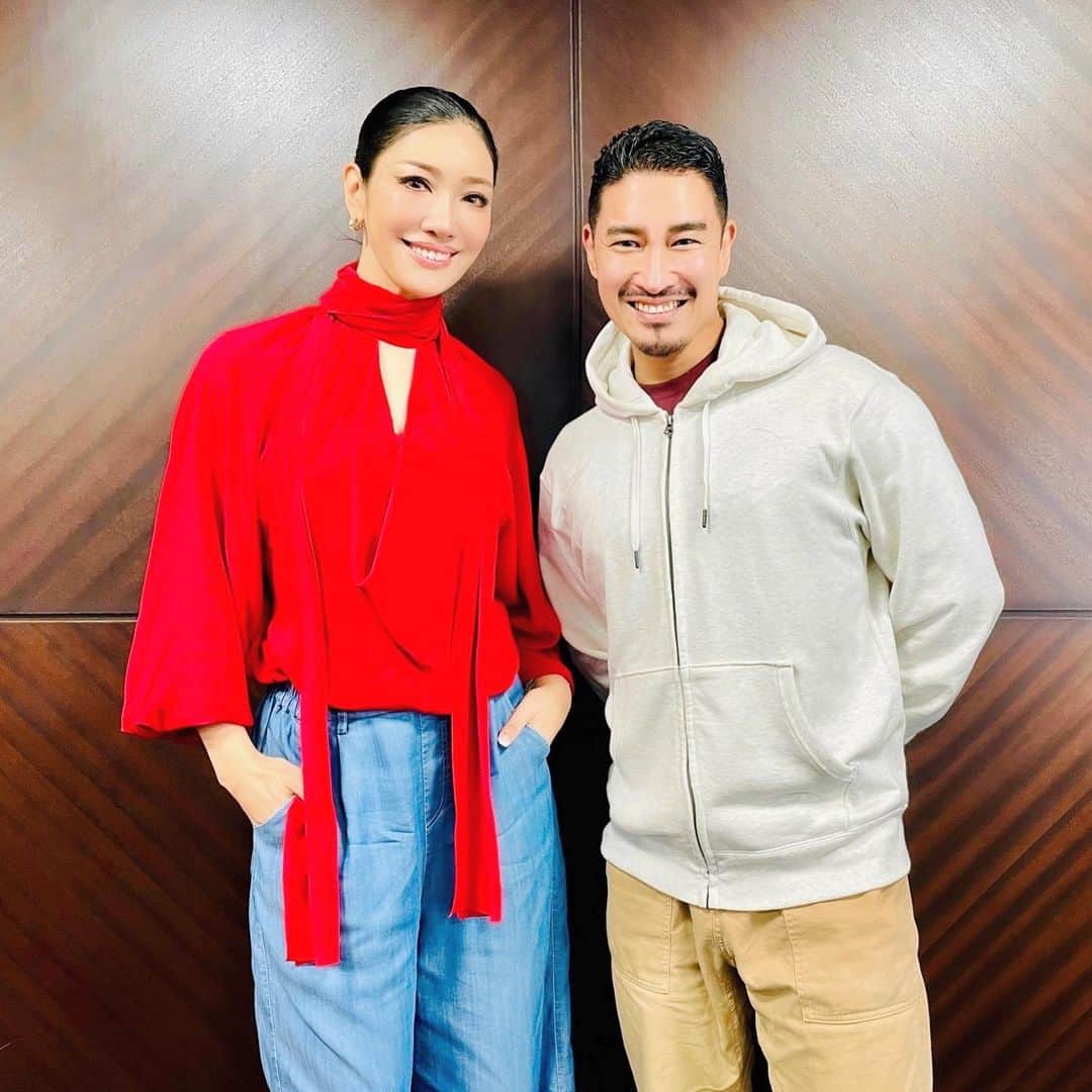 のインスタグラム：「今日は#アンミカ 様と楽しみな企画のお打ち合わせをしておりました。今からワクワクしております。また、情報が解禁されましたらお知らせさせて下さいませ。  #ahnmika  @ahnmikaofficial   #下村一喜  #kazuyoshishimomura  #photographer  #写真家」