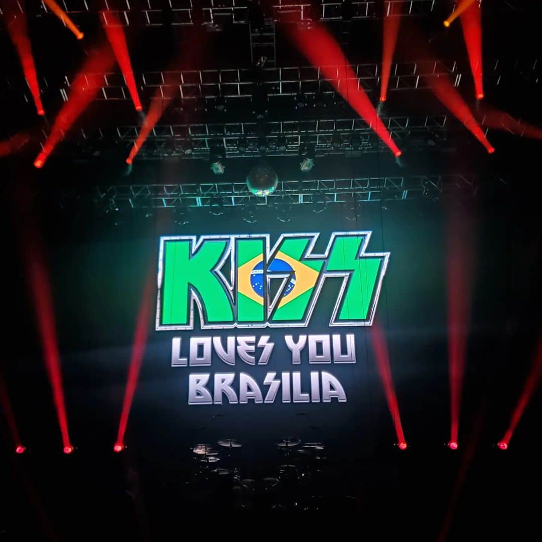 KISSのインスタグラム：「Thank you #Brasilia for a night to remember! We LOVE you!#EndOfTheRoadTour #Brazil」