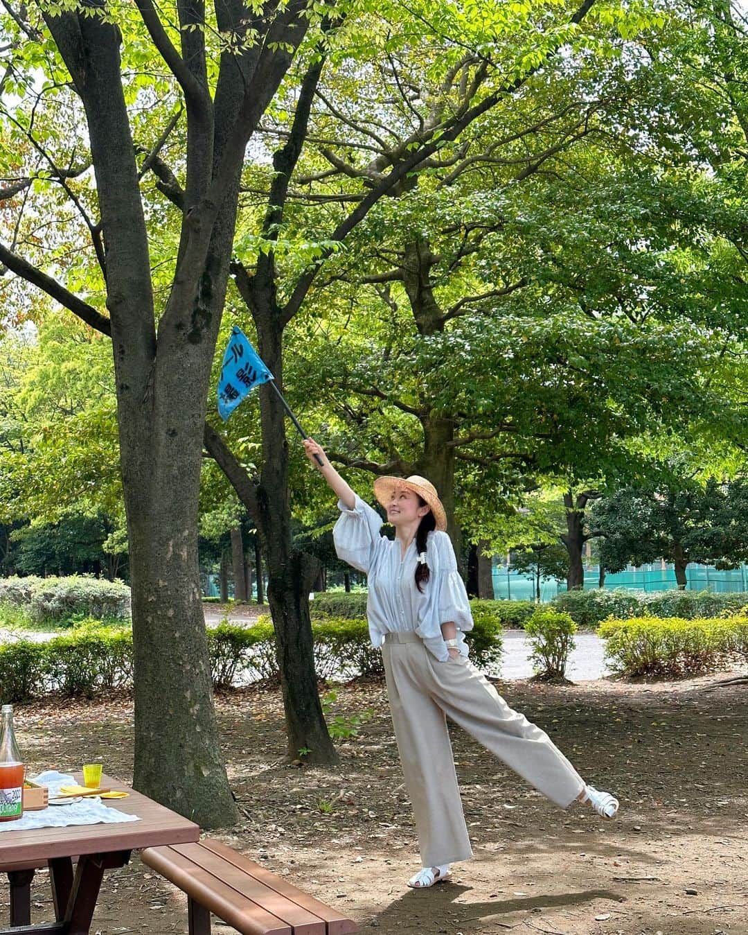 masakiさんのインスタグラム写真 - (masakiInstagram)「wed.19 Apr.2023 大好きな新緑の季節🌿 今日は公園でピクニックの撮影でしたー 外で食べるごはんは美味しいね♡」4月19日 14時32分 - mogurapicassowols