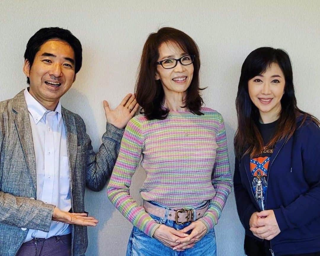 伍代夏子さんのインスタグラム写真 - (伍代夏子Instagram)「NHKラジオ「ふんわり」生放送、本日も無事終了〜🎉 今日のゲストは、増田惠子さん。 ソロになられてからの曲は勿論、ピンクレディー時代のヒットメドレーを約2時間たっぷりとお送りしました。 沢山のメール、ツイート、ありがとうございました。 来週も聞いてね〜😘 #nhkラジオ第1  #ふんわり #水曜日は早起き  #増田惠子 さん #稲垣秀人アナウンサー  #伍代夏子」4月19日 15時16分 - natsuko_godai_official