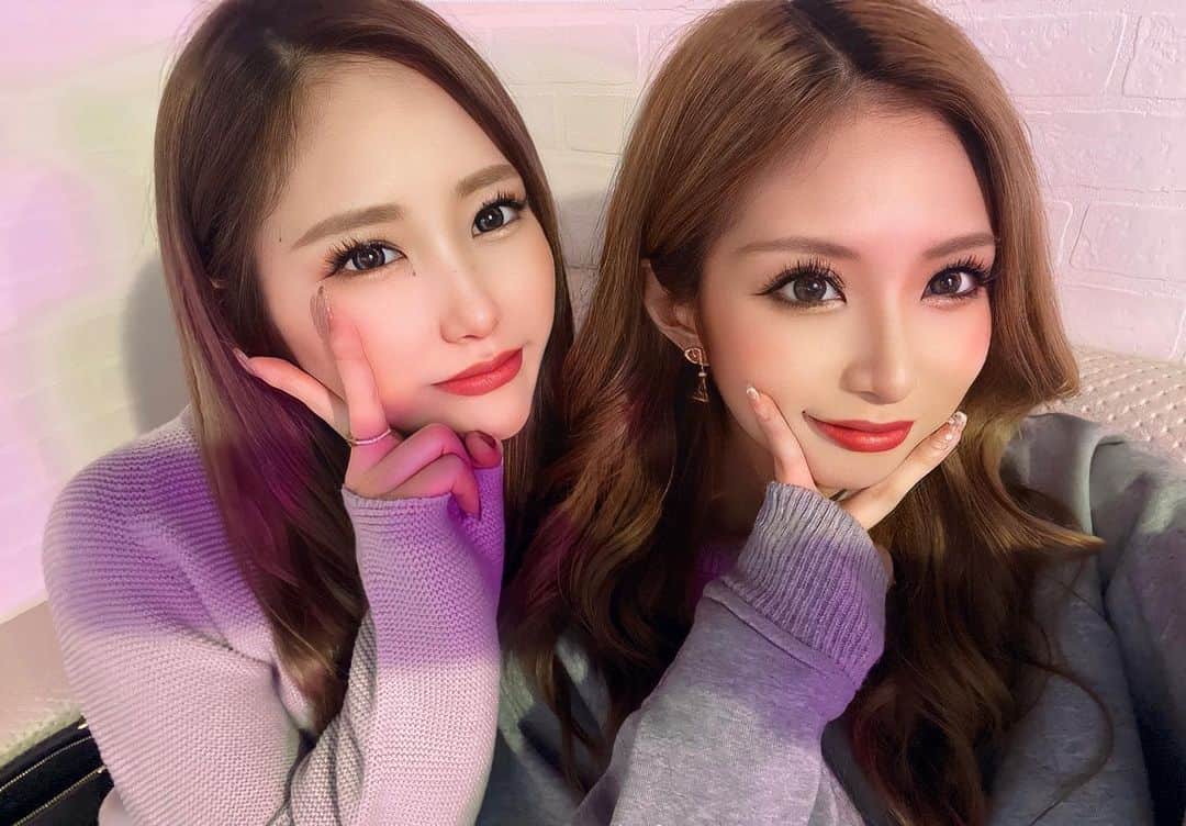 月瀬のあのインスタグラム：「. 今週は22~24までお休みです*⋆✈︎ 4月お休み多くてごめんなさい🙇‍♀️ 推しは推せる時に推せᐕ)ﾉ ってことで推し活してきます💎🩷」