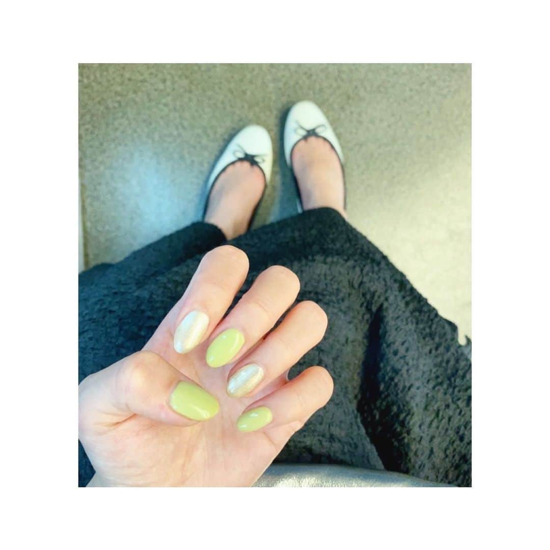 滝口成美のインスタグラム：「・ ・ 🍐🍏🥑🥝🍈  #nails#green#ピスタチオカラー #ネイル」