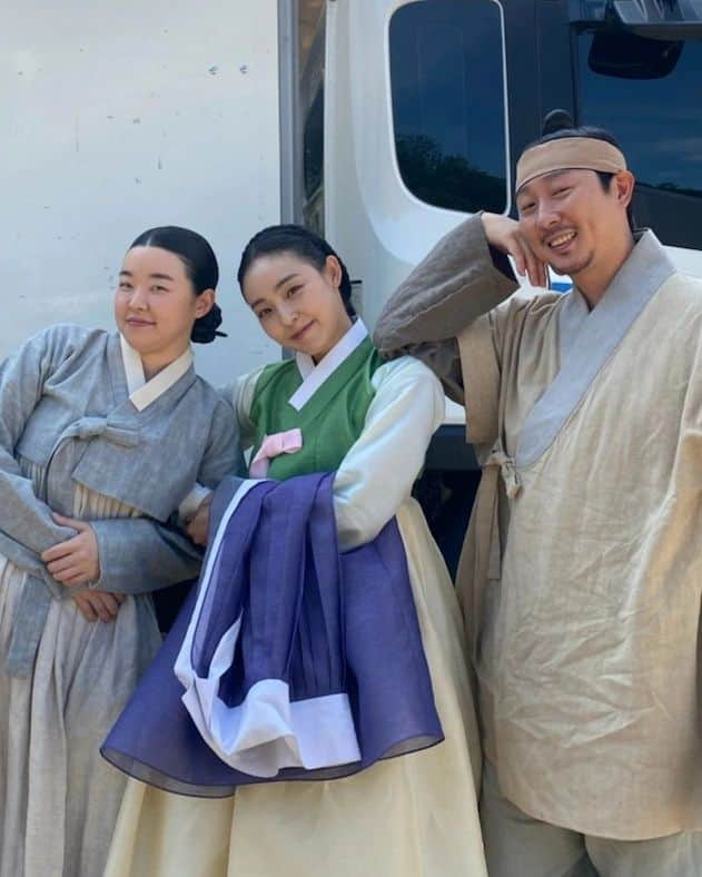 キム・ギドゥさんのインスタグラム写真 - (キム・ギドゥInstagram)「#tvn #청춘월담  #비하인드스토리 우리들의 #현장사진   예진이 #셀카중 😊👍  사진은 역시 #클로즈업 해야 #제맛이지  #박형식 #전소니 #표예진 #윤종석 #이태선 #김기두 #이민지 #허원서 #우리들 💕」4月19日 16時12分 - rlarlen0909