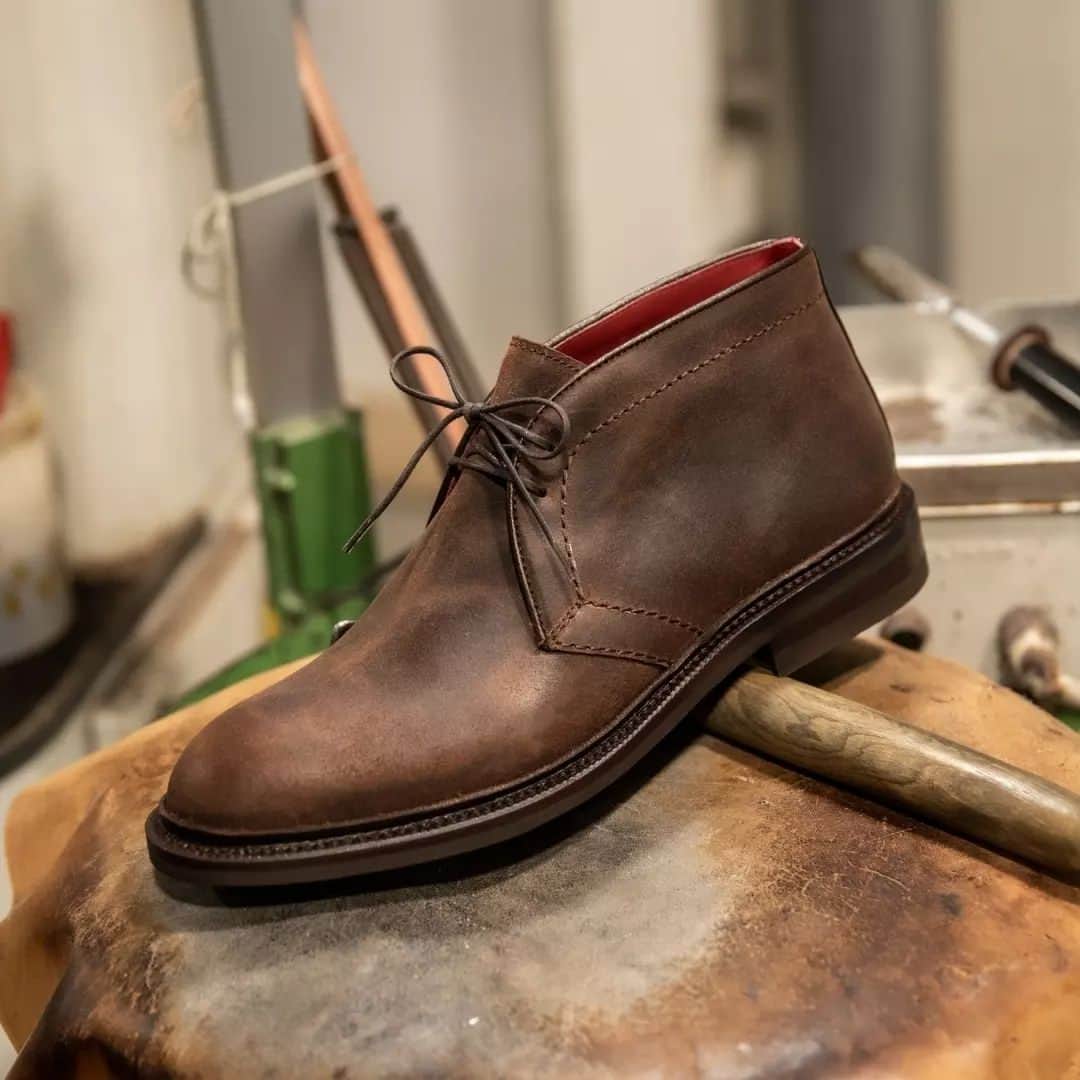 カルミナさんのインスタグラム写真 - (カルミナInstagram)「Last hours of custom weekend | Custom Chukka boots  Are you yet to customise your Carminas? Take advantage of the 20% discount this Custom Weekend, and experience customising your shoes in 3D.  #carmina #carminashoemaker  #customweekend #menstyle #カルミナ #menloafers #ootd #leathershoes #premiumshoes #artisan #dapper #handcrafted #luxuryfootwear #shoes #customshoes #ootdshoes #handmadeshoes #moccasin #moccasins #mensshoes #mensstyle #menstyle #custom #custommade #customshoe #personalizedshoes」4月19日 16時34分 - carminashoemaker
