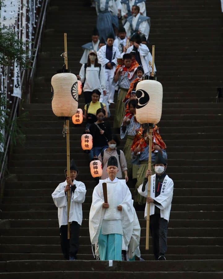 和みわかやまさんのインスタグラム写真 - (和みわかやまInstagram)「. 先日、熊野本宮大社で例大祭が開催されました🥰数日に渡るお祭りで、さまざまな伝統的神事が行われます😲  📷：@nankikumano 📍：熊野エリア 田辺市  和歌山の写真に #nagomi_wakayama のハッシュタグをつけて投稿いただくと、その中から素敵な写真をリポストします😉 . . . #和歌山 #和歌山観光 #和歌山旅行 #わかやま #和みわかやま #wakayama #wakayamajapan #wakayamatrip #wakayamatravel #nagomi_wakayama #wakayamagram #熊野本宮大社 #熊野 #熊野古道 #本宮 #例大祭 #kumano #kumanohongutaisha #shrines #japanesefestival #旅行 #国内旅行 #旅行好きな人と繋がりたい #観光 #travel #trip #travelgram #japan #travelphotography」4月19日 17時00分 - nagomi_wakayama_tourism